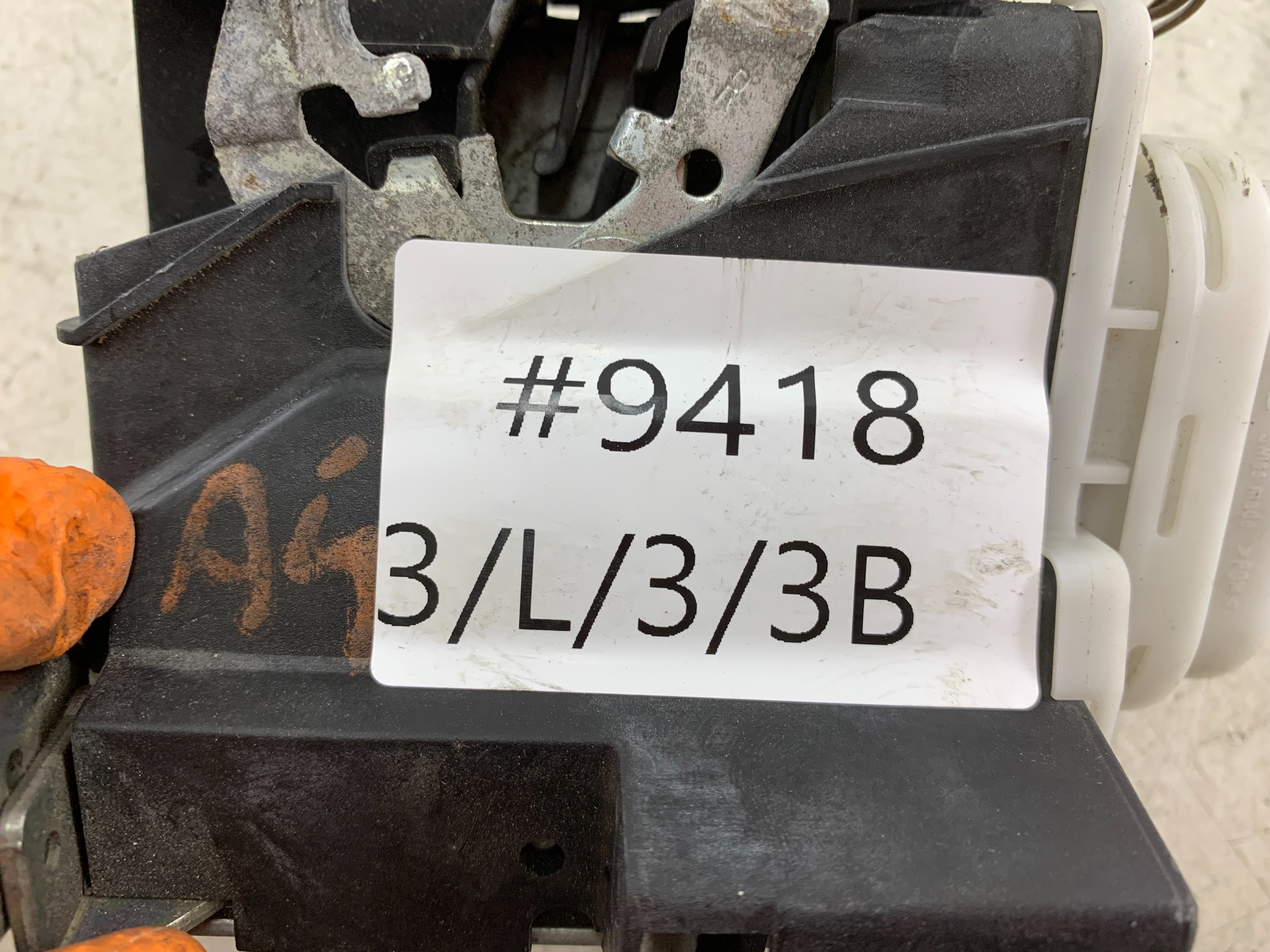 ZAMEK DRZWI PRAWY PRZÓD PRZEDNI PRAWY AUDI A4 B5 8D1837016E - zdjęcie 4