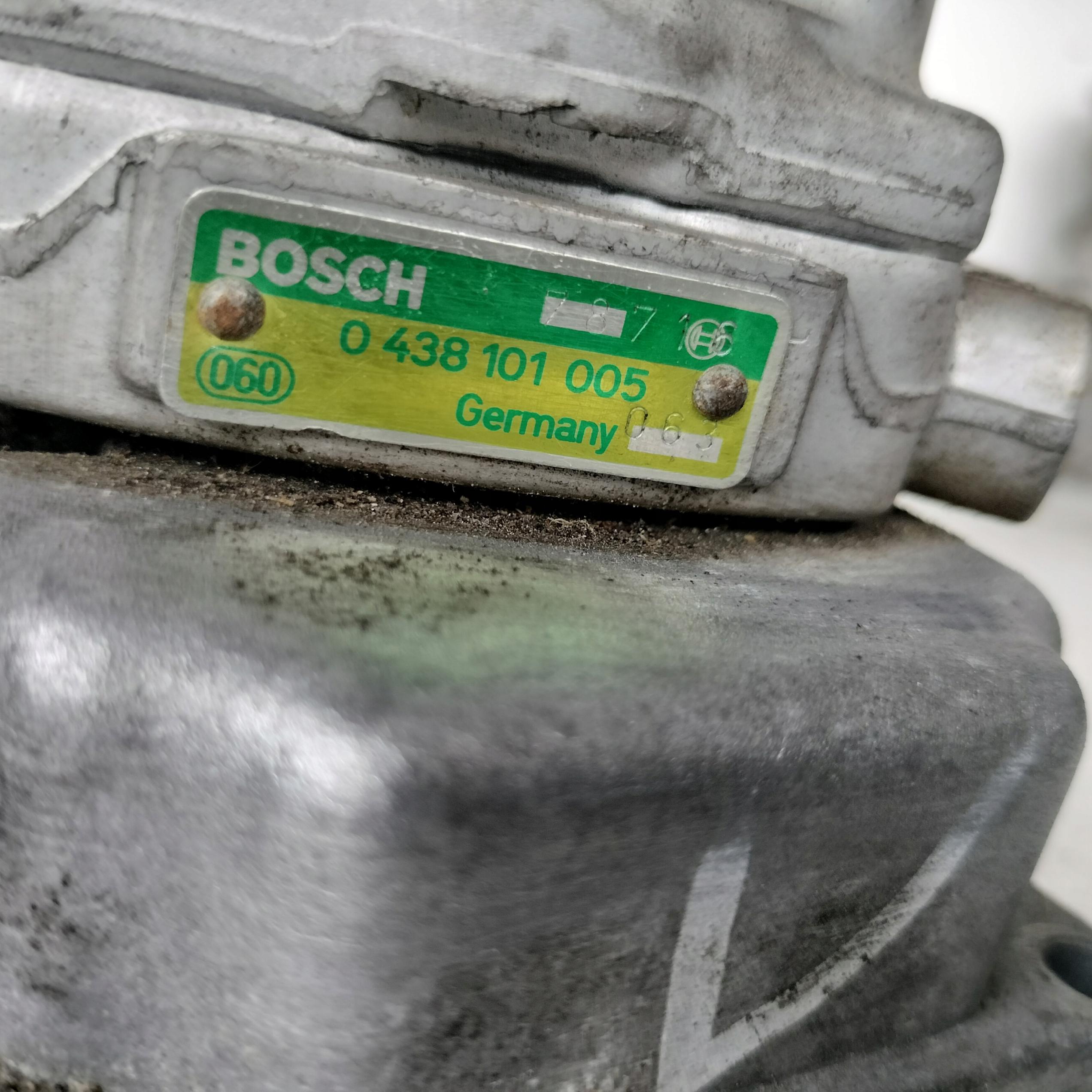 AUDI 80 B3 1.8 ROZDZIELACZ PALIWA 026133353 BOSCH - zdjęcie 9