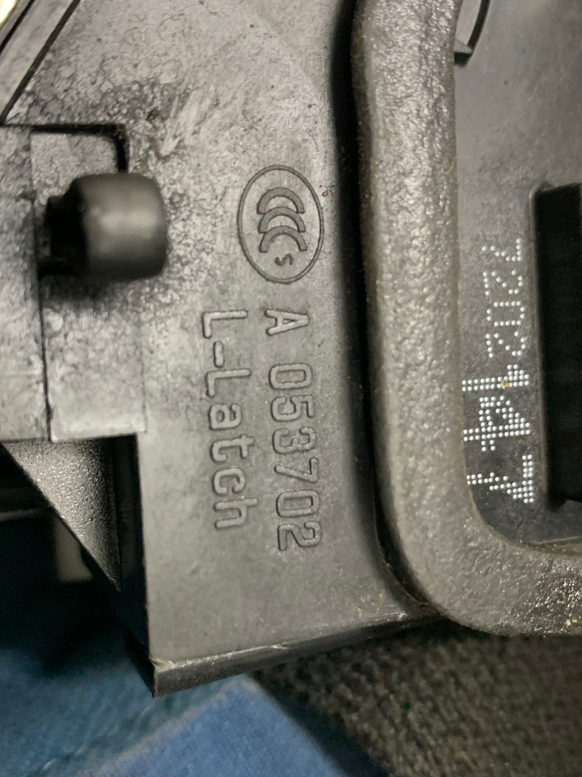 Dodatkowe zdjęcie używanej części: BMW E60 E61 ZAMEK DRZWI LEWY TYŁ 7202147