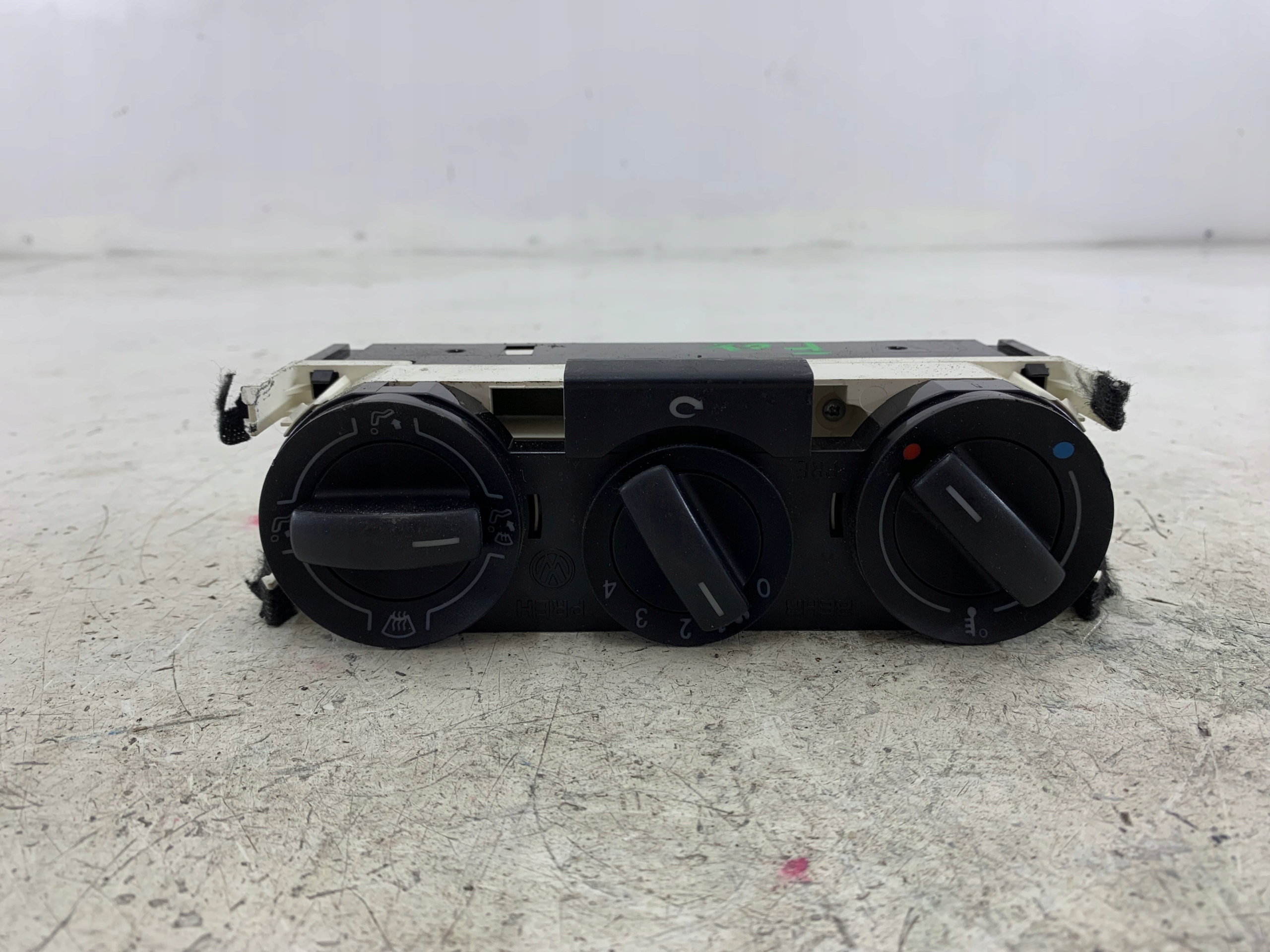 Dodatkowe zdjęcie używanej części: VW FOX PANEL KLIMATYZACJI 6Q0819045T