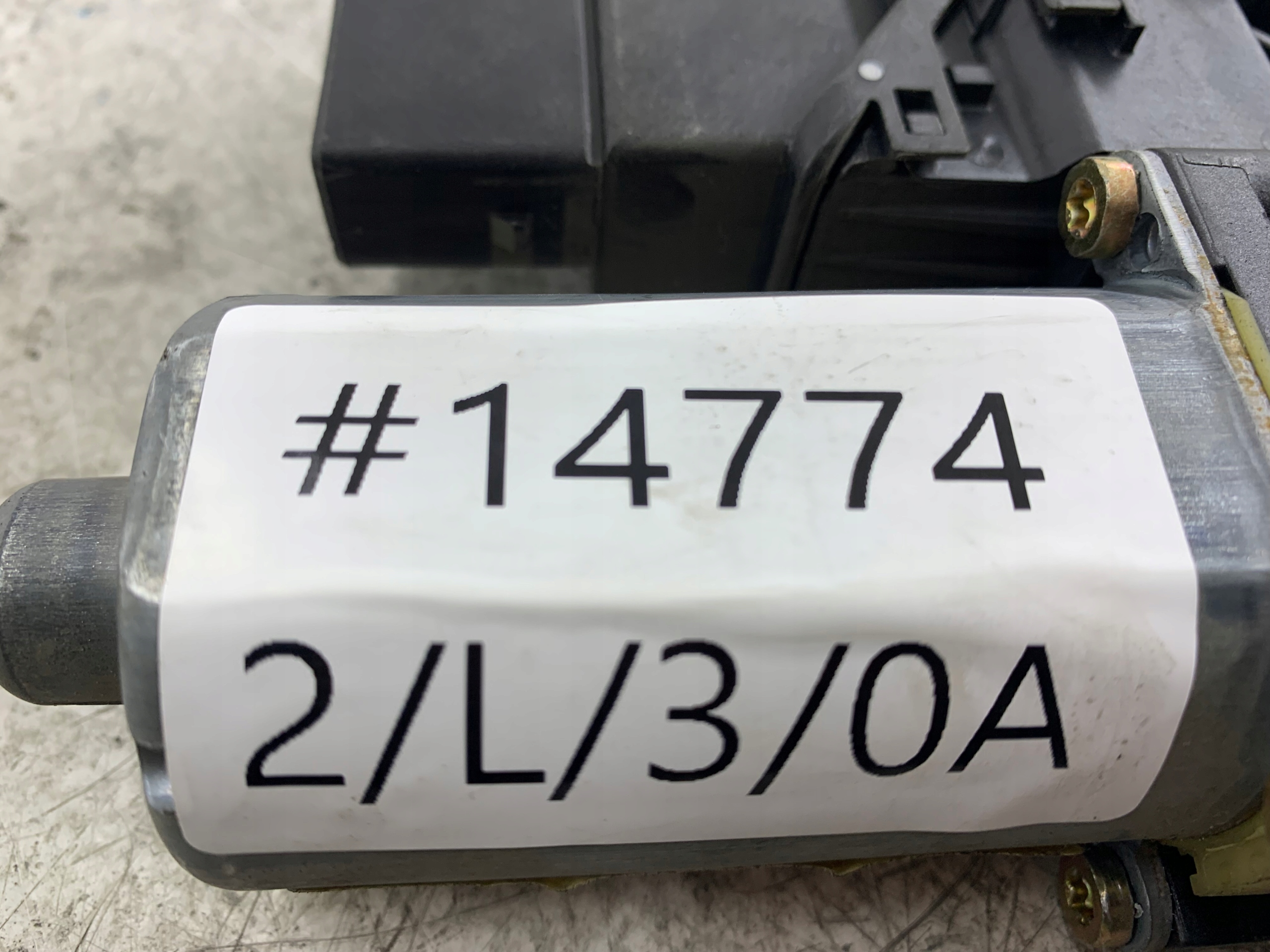 VW PASSAT B5 KOMBI SILNICZEK SZYBY LEWY TYŁ 3B9839751AF - zdjęcie 8