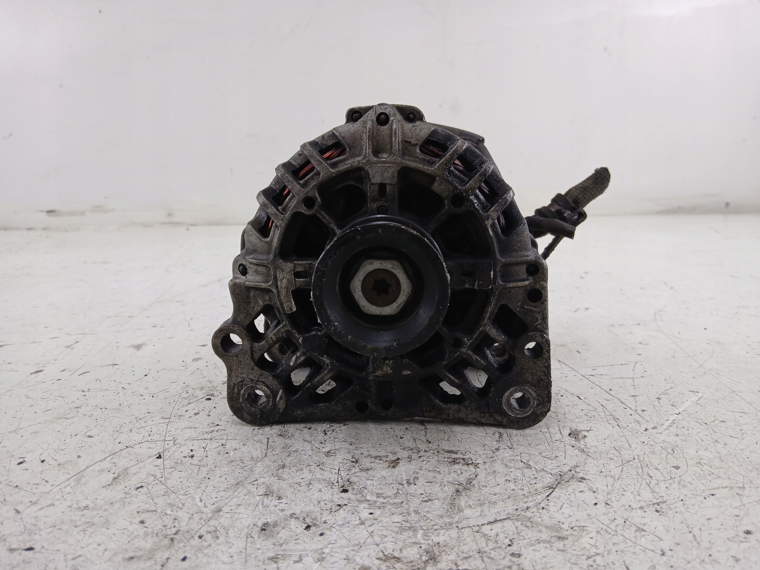Dodatkowe zdjęcie używanej części: SKODA FABIA II VW POLO 9N 1.2 ALTERNATOR 03D903025J 90A