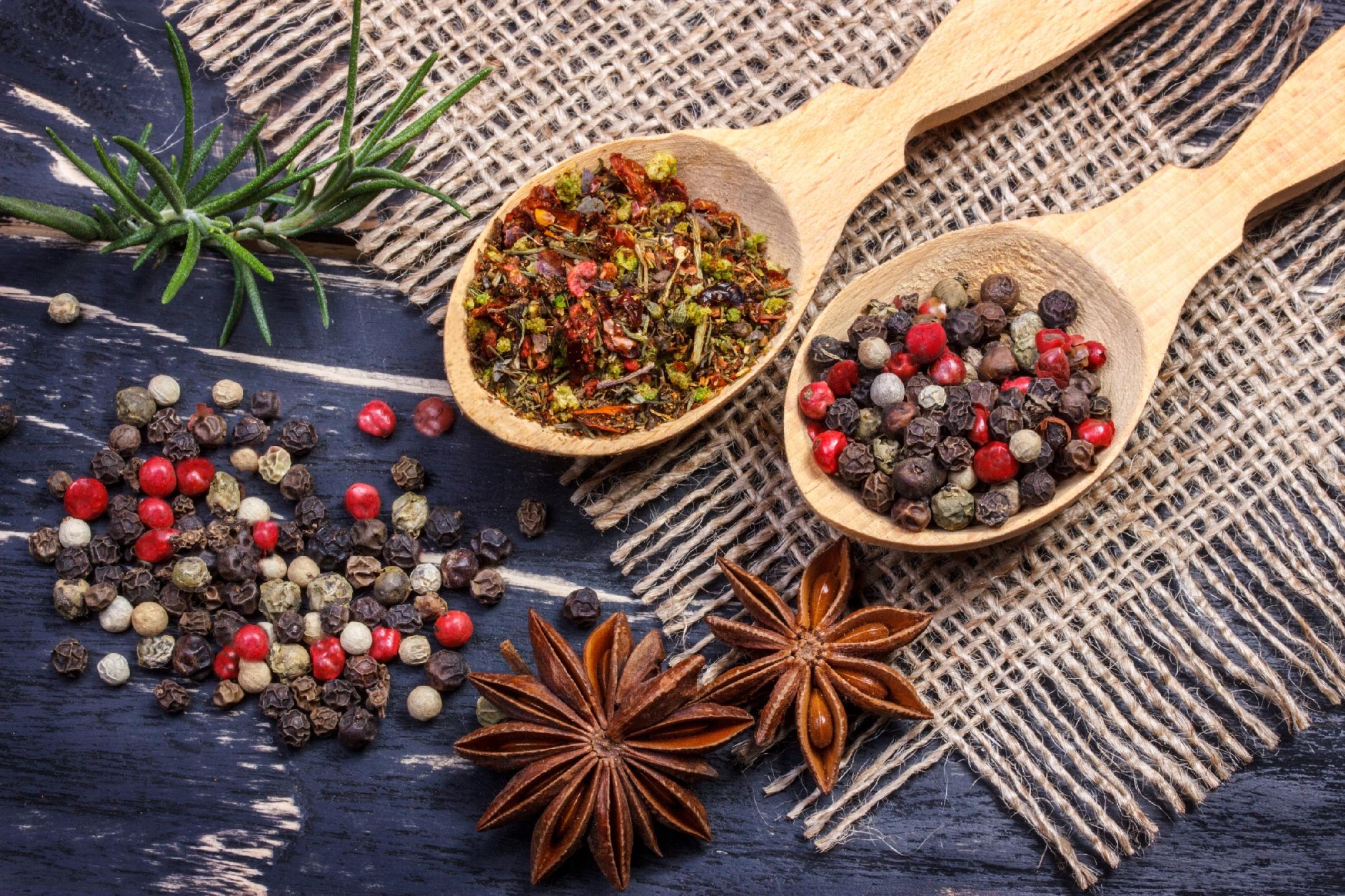 FOTOTAPETA kuchenna PRZYPRAWY ZIOŁA ŁYŻKI 200x130