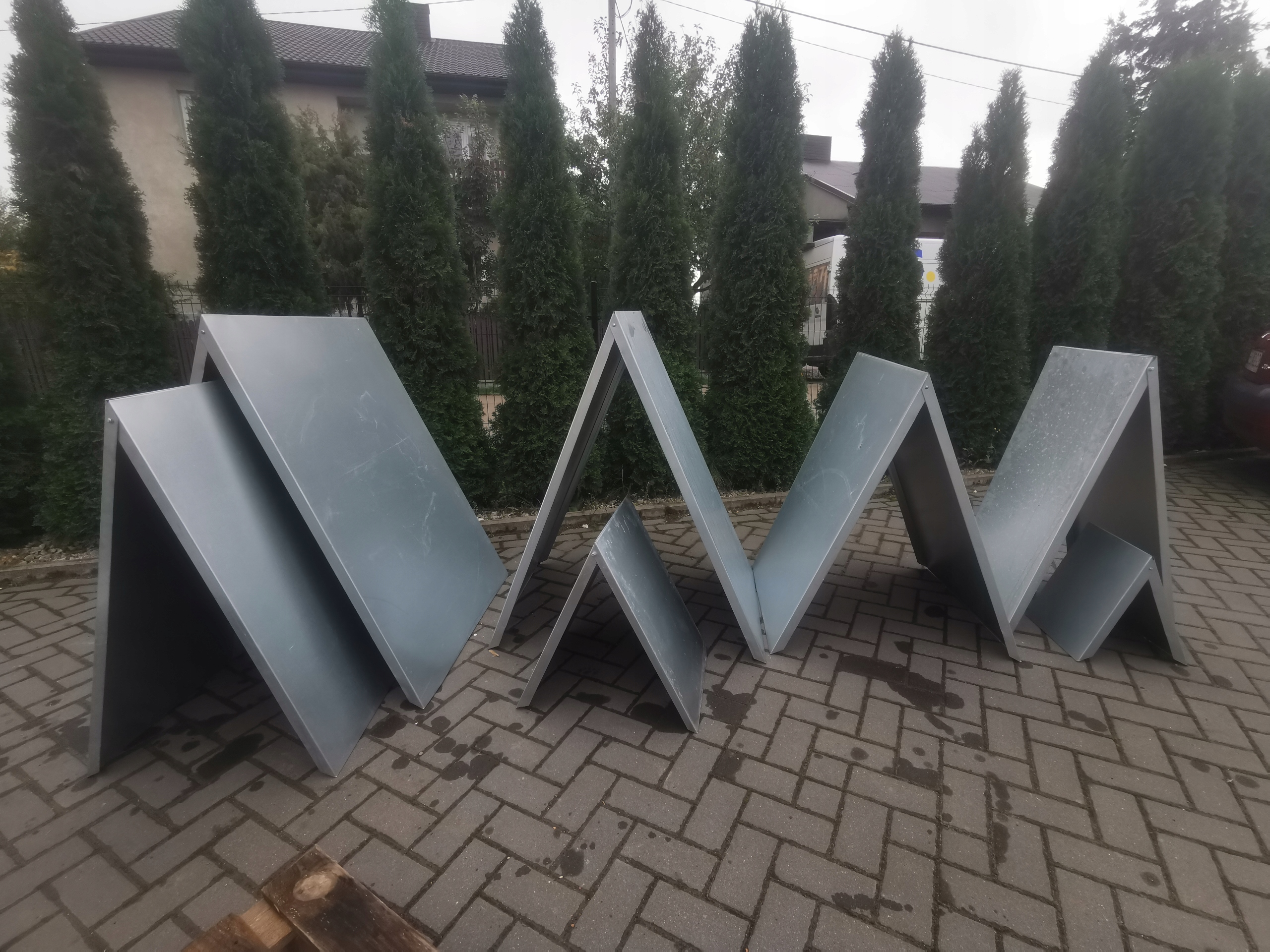 Potykacz Stojak reklamowy 100x40 cm Metalowy Producent potykaczy metalowych