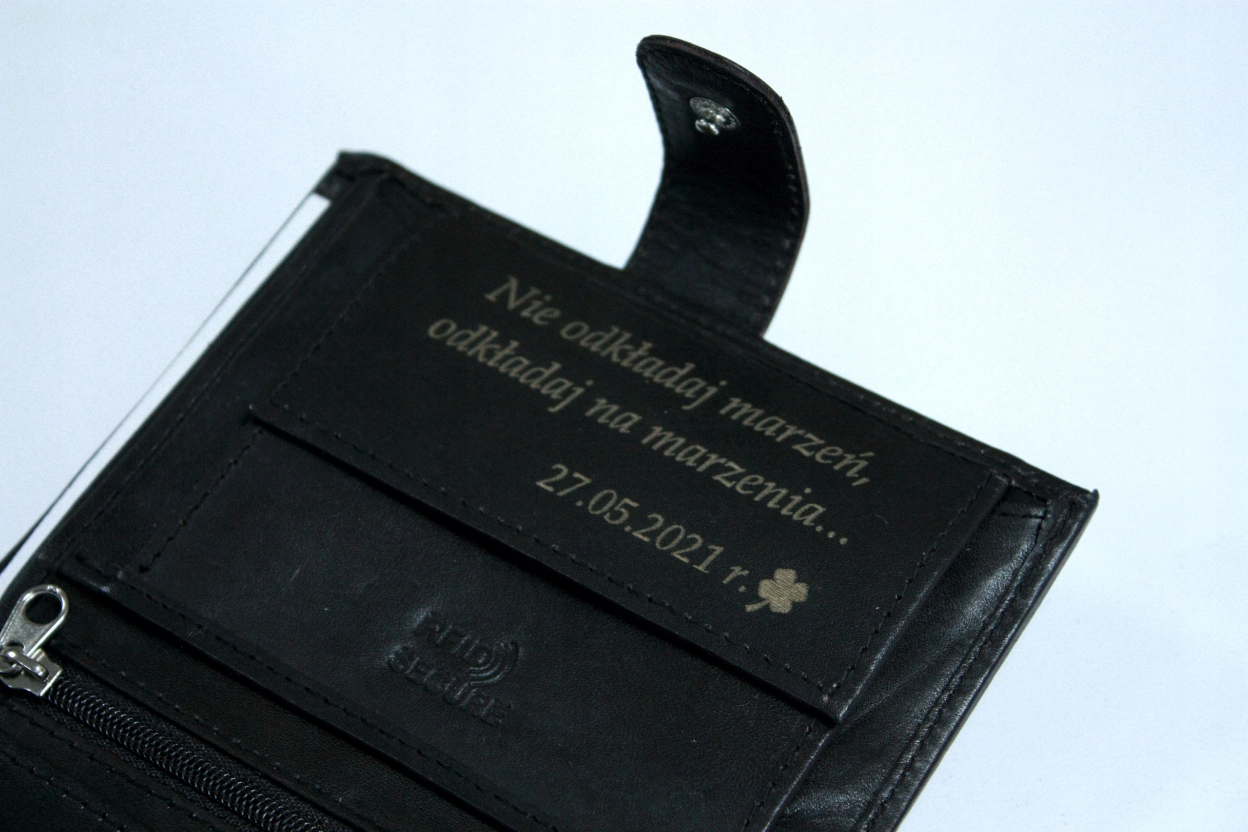 Portfel damski skórzany z GRAWEREM prezent na walentynki Z INICJAŁAMI