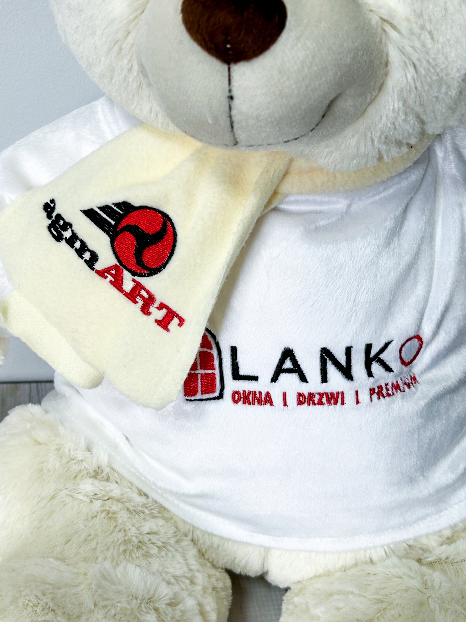 Pluszowy renifer z kocem polarowym z haftem PREZENT NA MIKOŁAJKI TWÓJ NAPIS