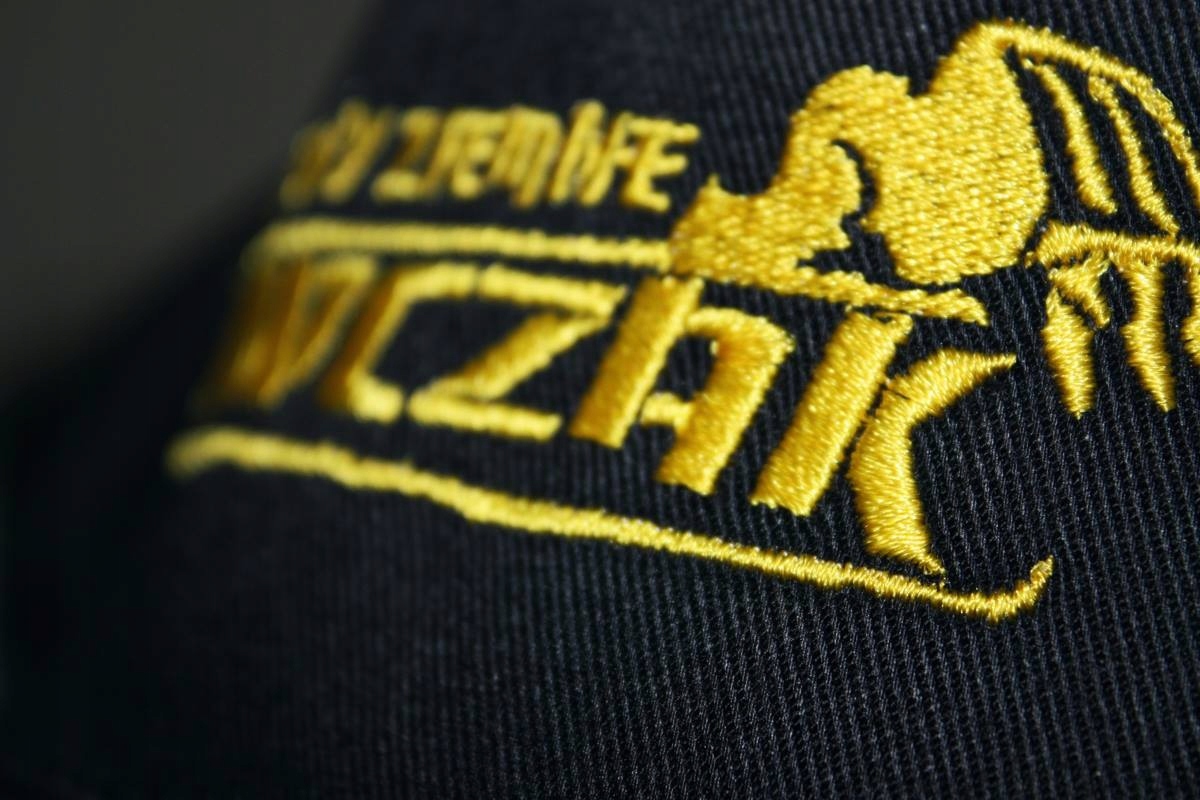 CZAPKA Z NADRUKIEM HAFTEM LOGO 30 SZT