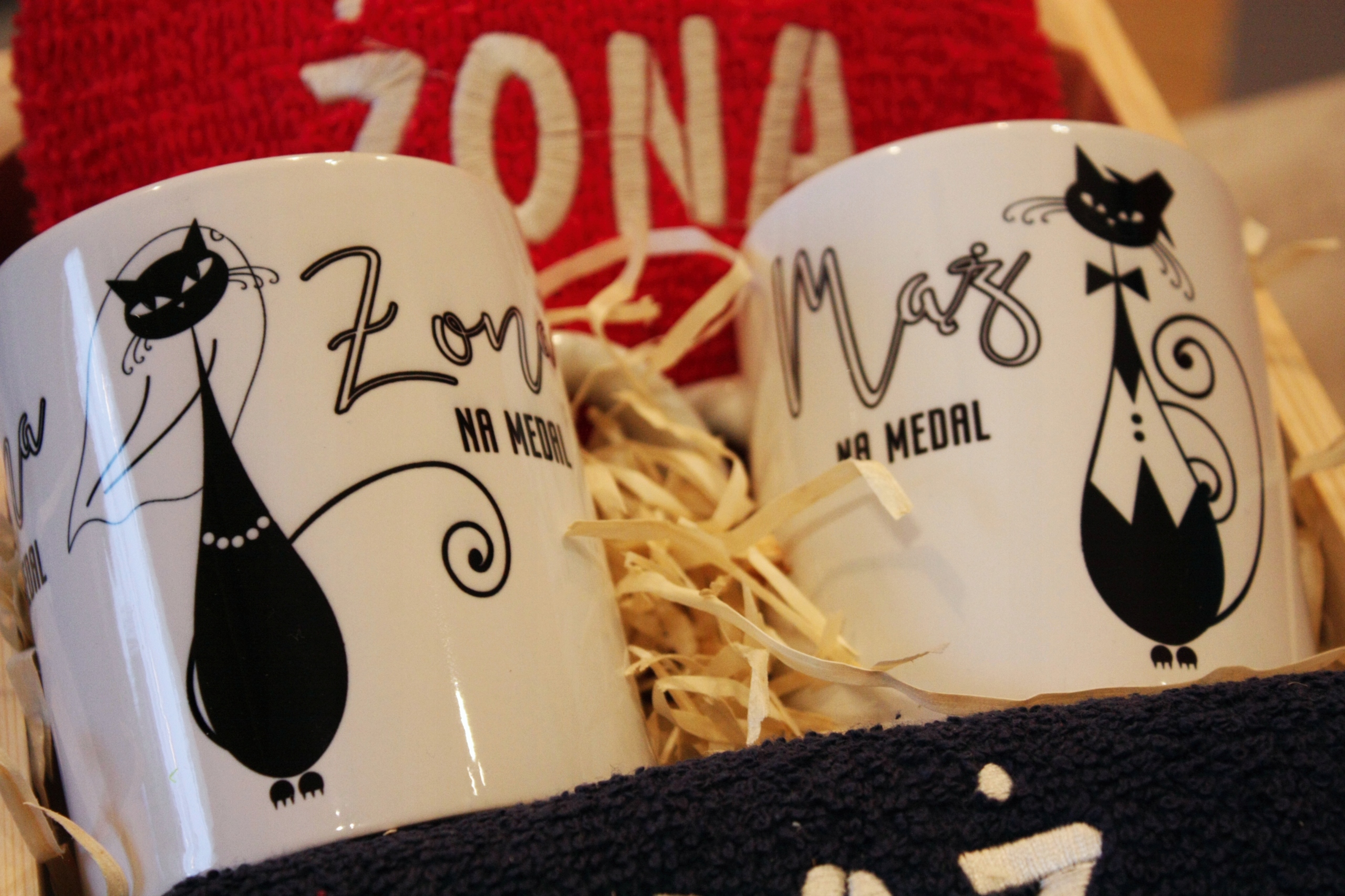 Prezent ślubny Ręczniki z haftem kubki Żona i Mąż