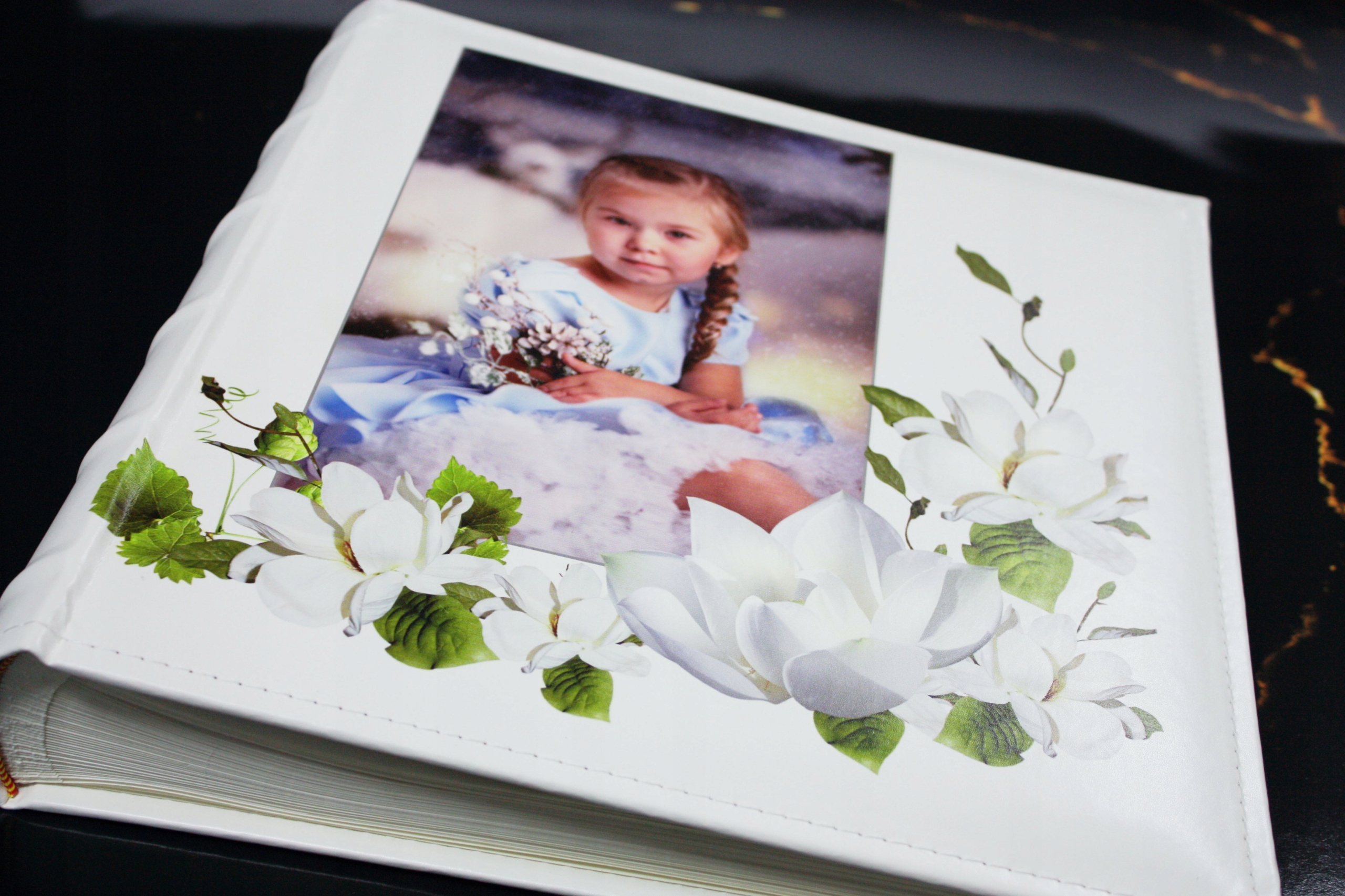 PAMIĄTKA PIERWSZEJ KOMUNII ŚWIĘTEJ ALBUM ZDJĘCIA