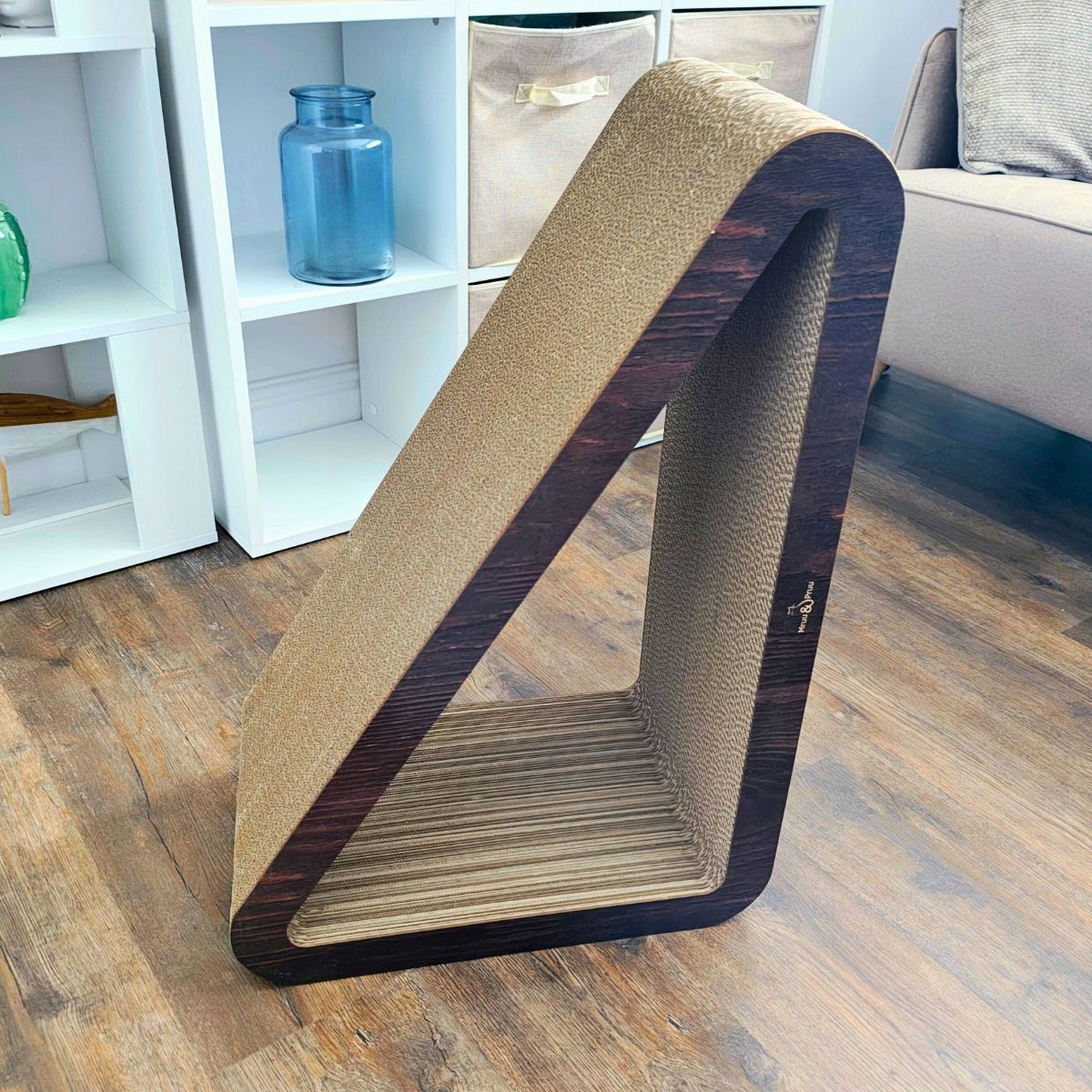 Drapak dla kota Trójkąt XXL | brązowy | 77x69x47x30 cm | Mruu&Pruu