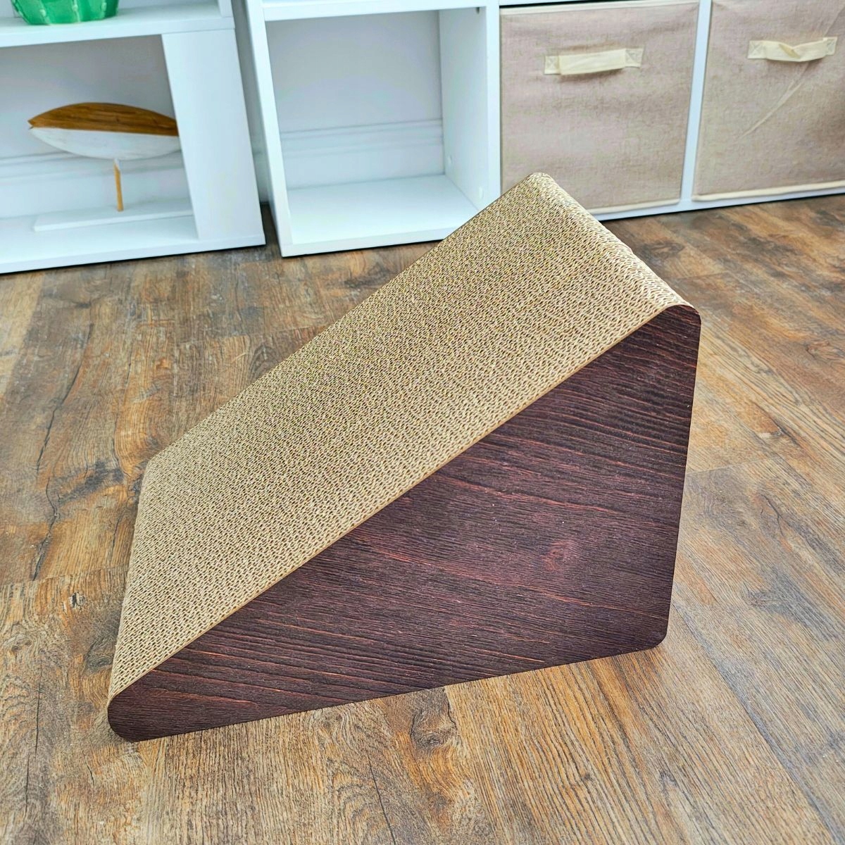 Drapak dla kota TRÓJKĄT | brązowy | 46 x 39 x 27 x 30 cm | Mruu&Pruu