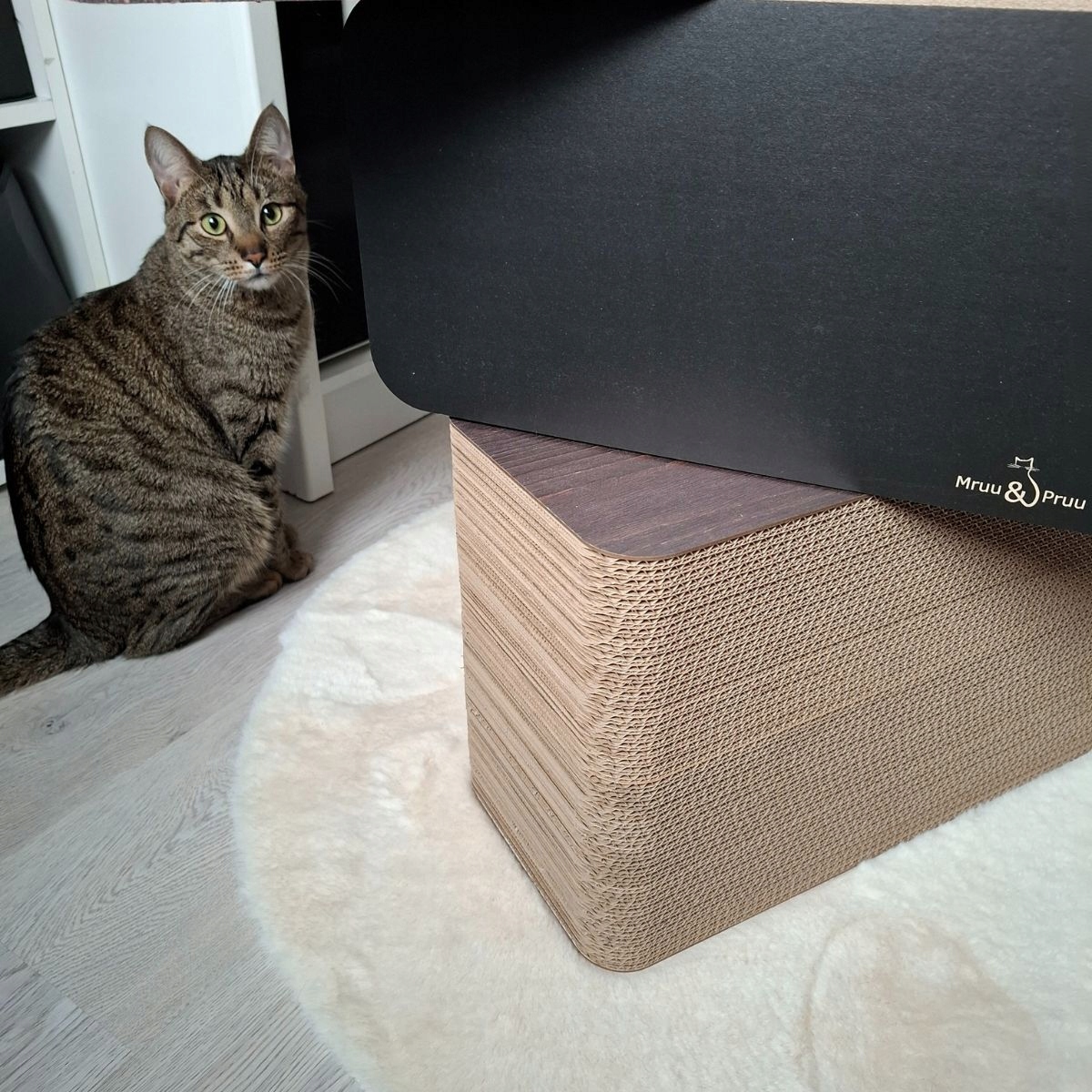 Drapak dla kota PIKSEL | czarny | 46 x 21 x 30 cm | Mruu&Pruu