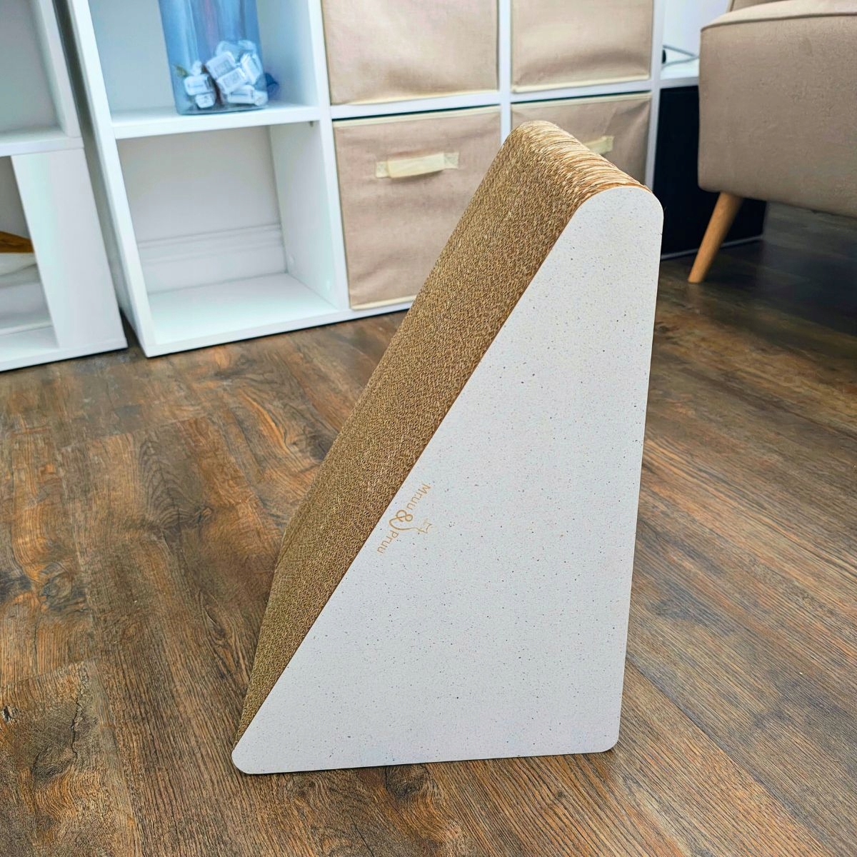 Drapak dla kota TRÓJKĄT | biały | 46 x 39 x 27 x 30 cm | Mruu&Pruu