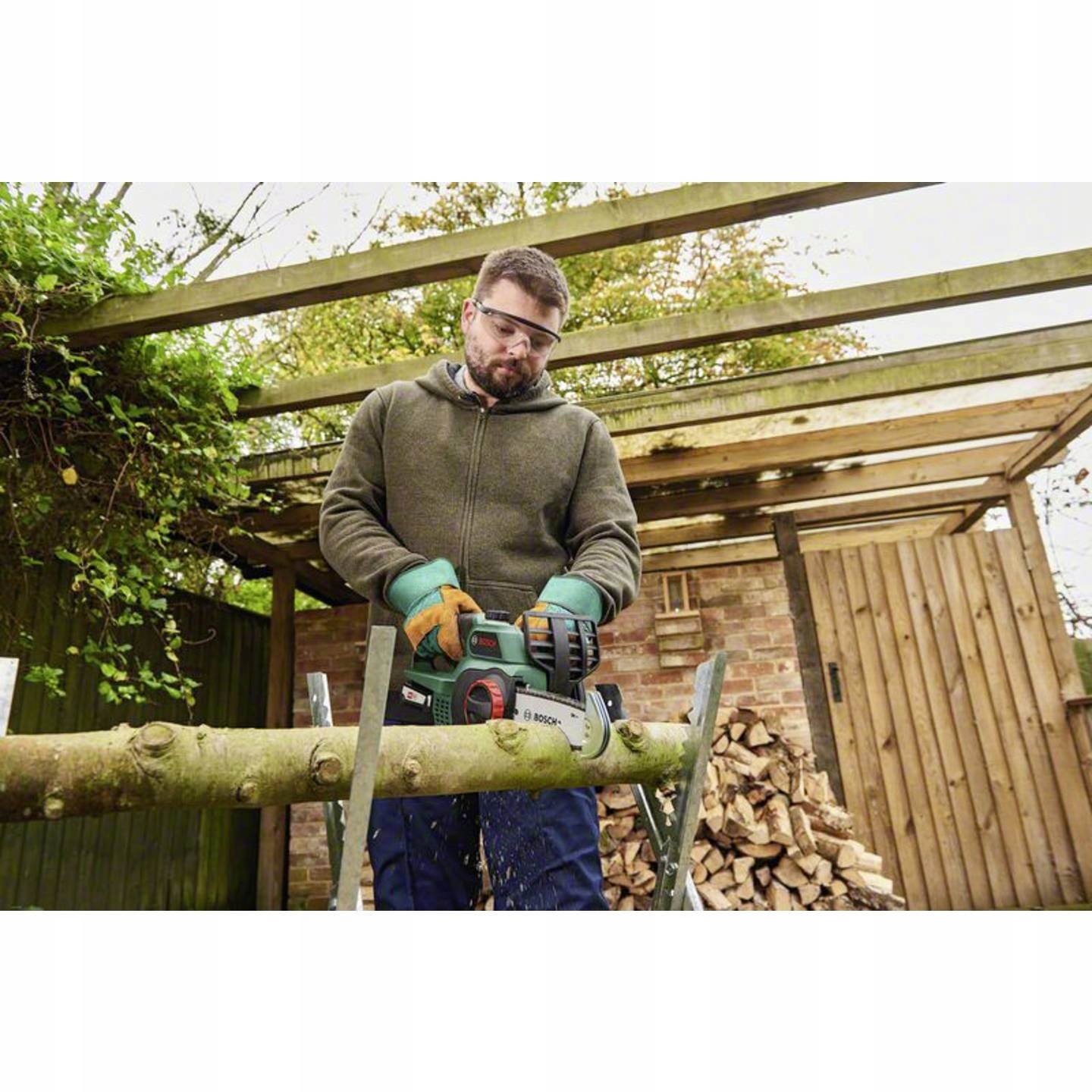 Piła łańcuchowa akumulatorowa 18V 2.50Ah Bosch