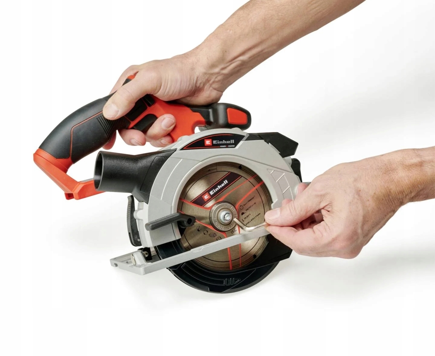 Akumulatorowa Piła tarczowa Einhell z ładowarką i akumulatorem 18V X-Change