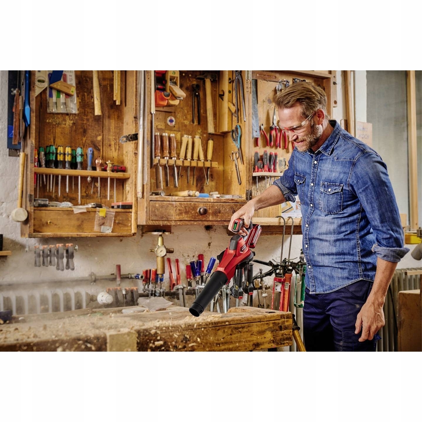 Dmuchawa do liści AKUMULATOROWA 18 V 2 Ah bezprzewodowa 250 km/h ładowarka