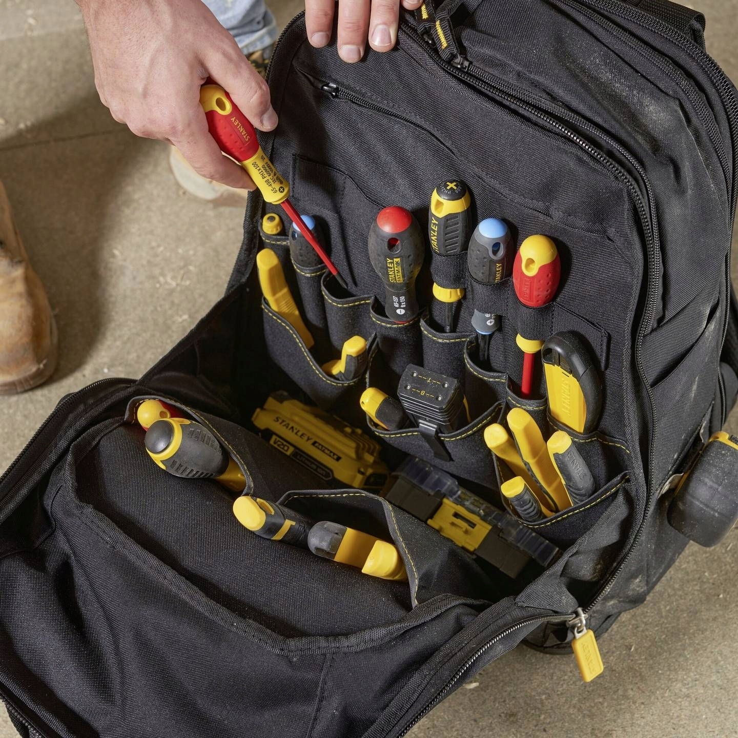 Plecak narzędziowy UNIWERSALNY monterski STANLEY pojemność 28L WZMOCNIONY