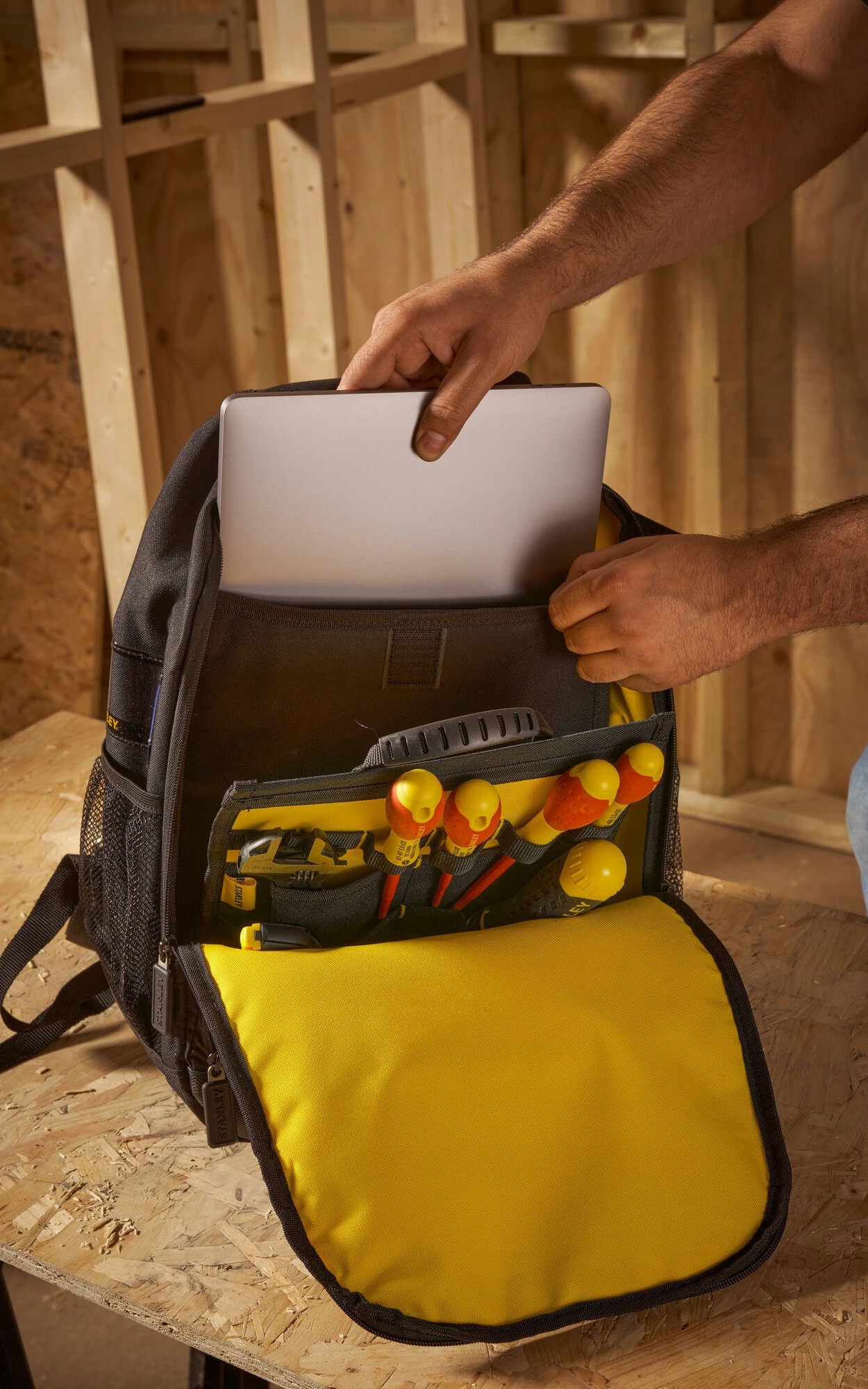 Plecak UNIWERSALNY narzędziowy bez wyposażenia STANLEY pojemność 24L