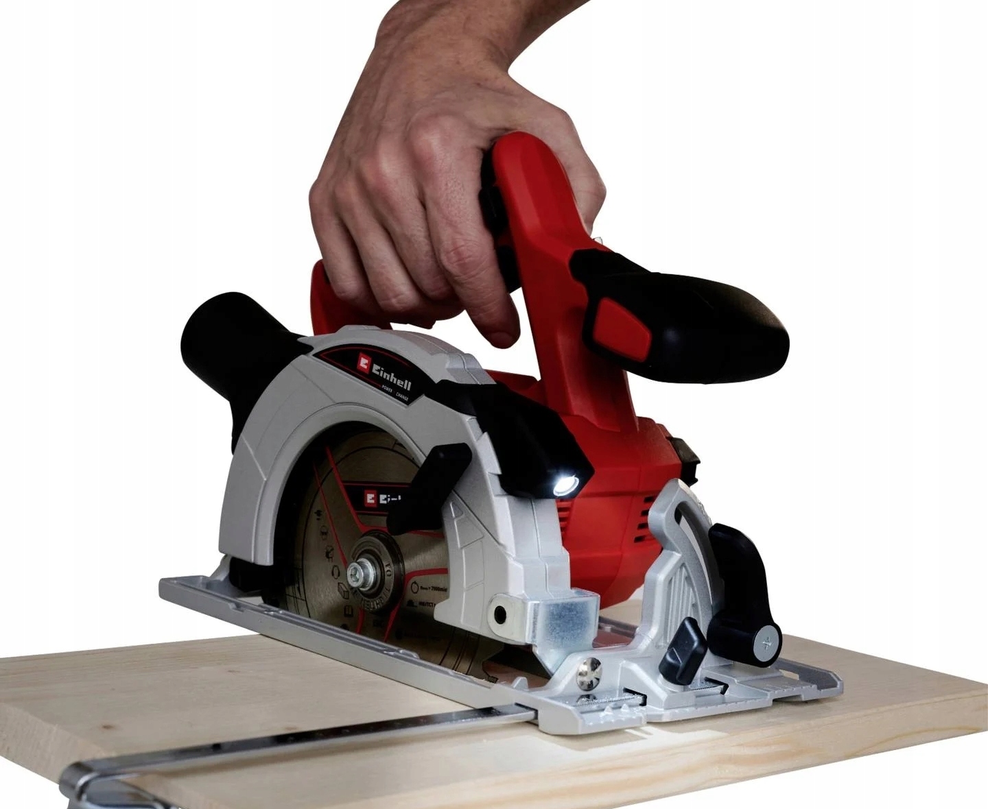 Akumulatorowa Piła tarczowa Einhell z ładowarką i akumulatorem 18V X-Change