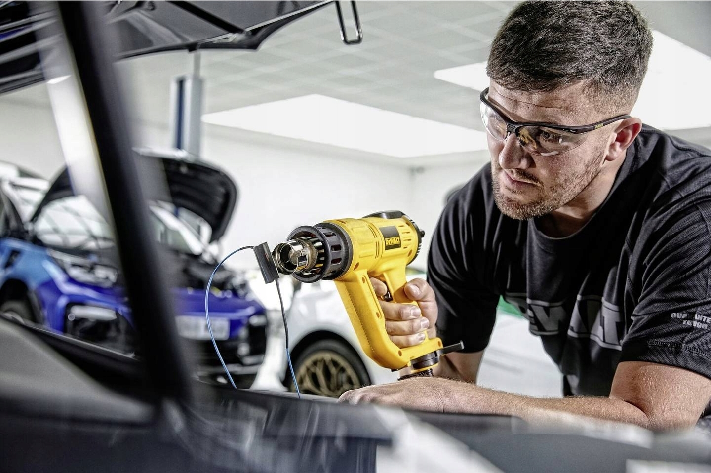 Opalarka 2000W WYŚWIETLACZ do 600 STOPNI 650 l/min 230V DeWALT