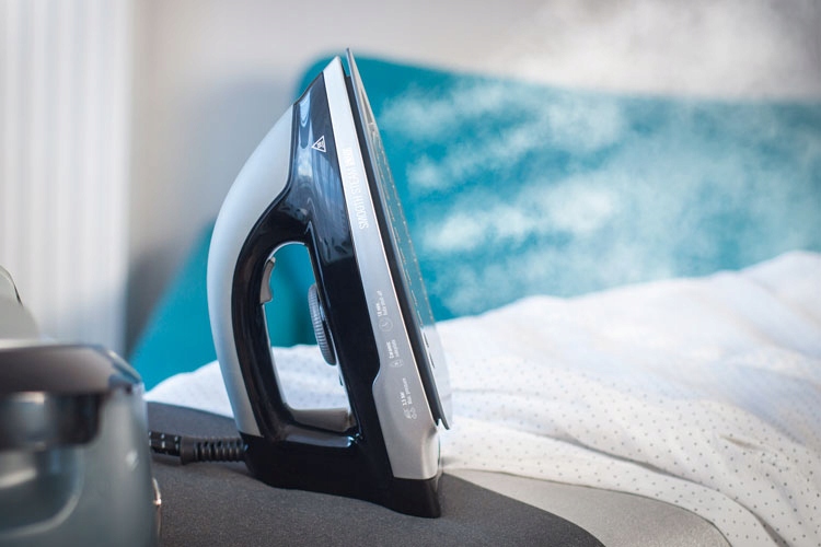 Żelazko Parowe z Generatorem Pary 2400W