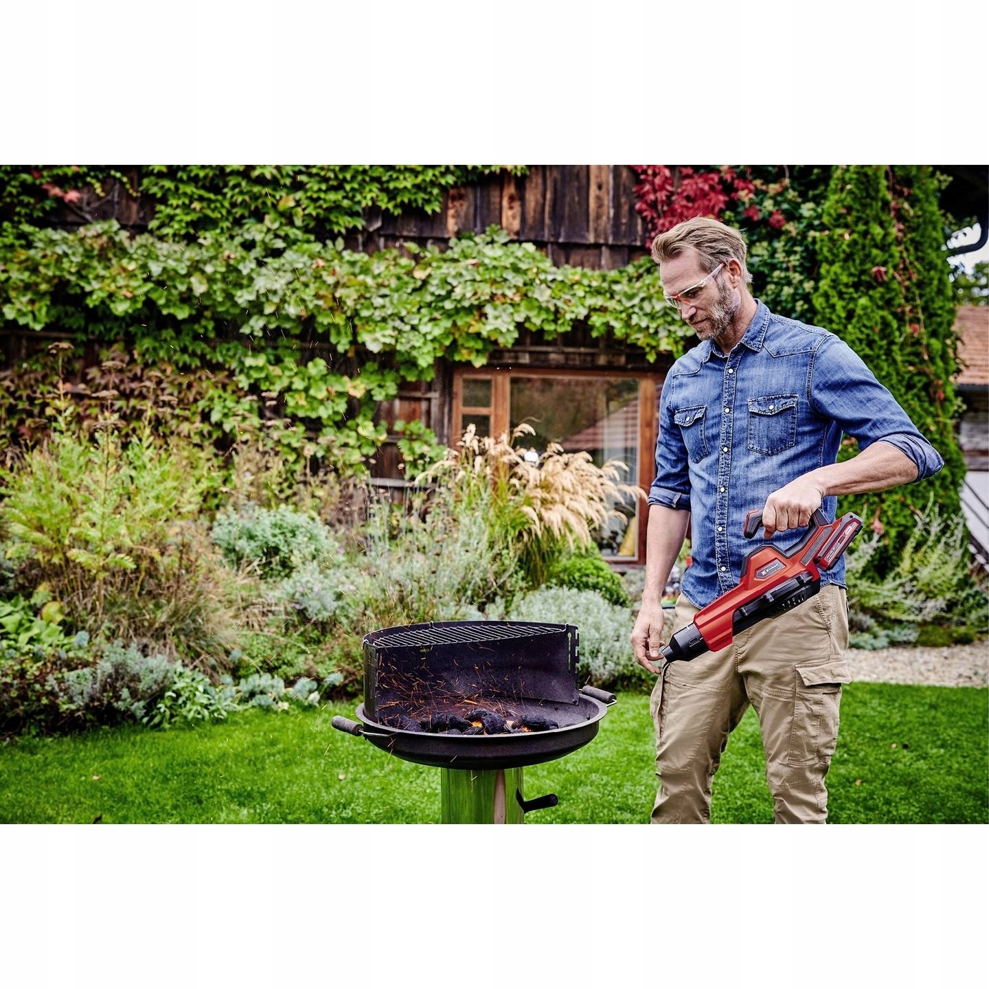 Dmuchawa do liści AKUMULATOROWA 18 V 2 Ah bezprzewodowa 250 km/h ładowarka