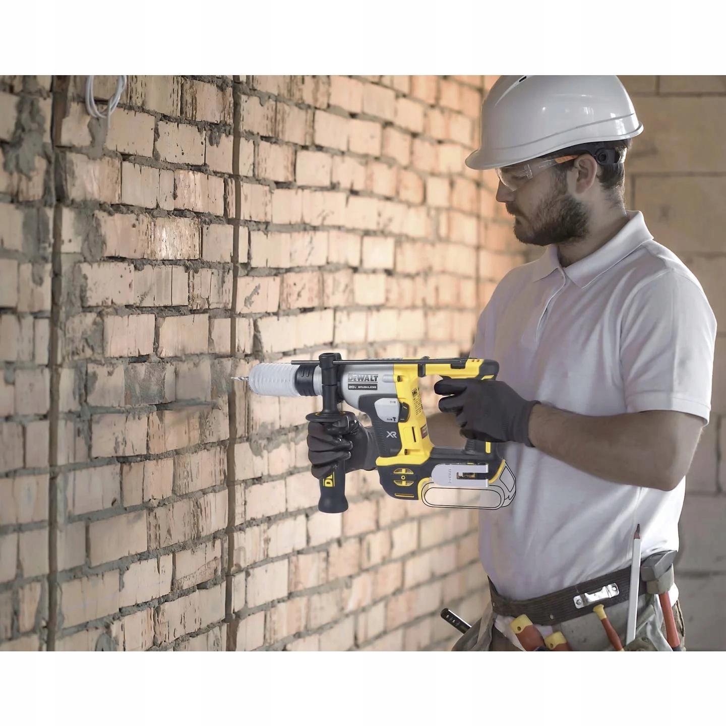 Młotowiertarka AKUMULATOROWA 650W młot udarowy 1.4J SDS-Plus DeWALT