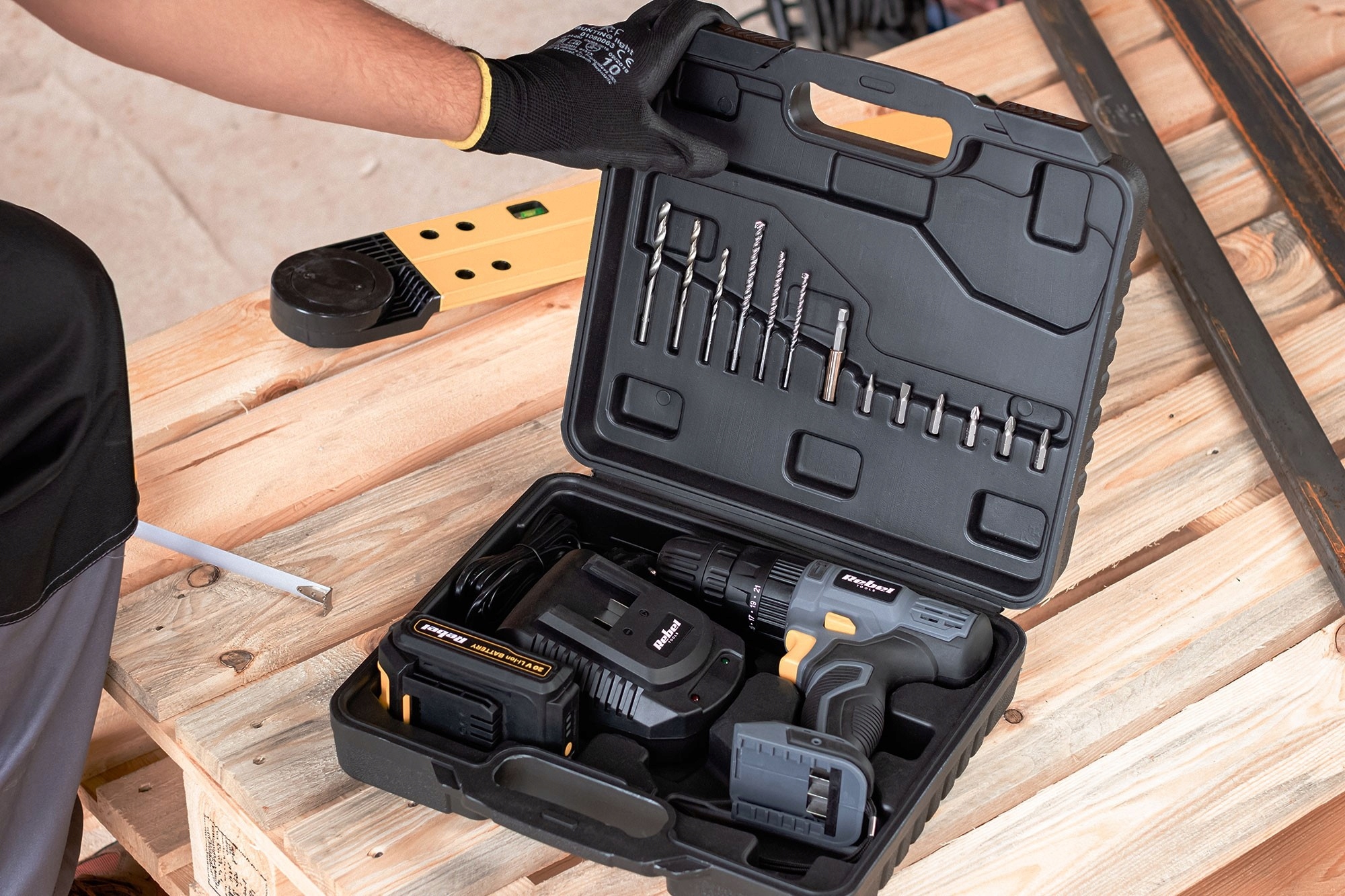 Wkrętarka akumulatorowa wiertarka UDAROWA 20V 2A