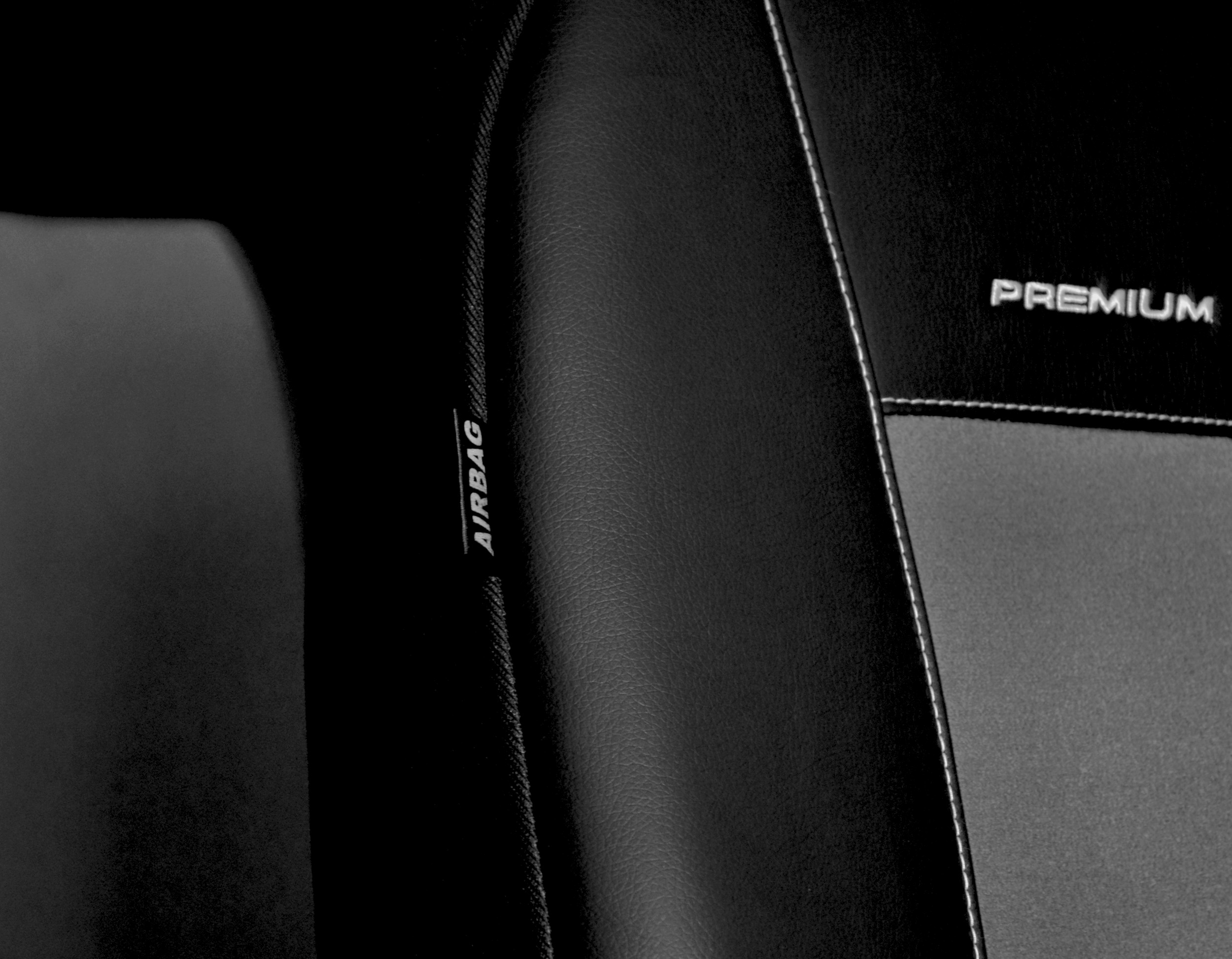 Pokrowce na fotele samochodowe szyte na miarę do MG 4 (hybrid) od 2022