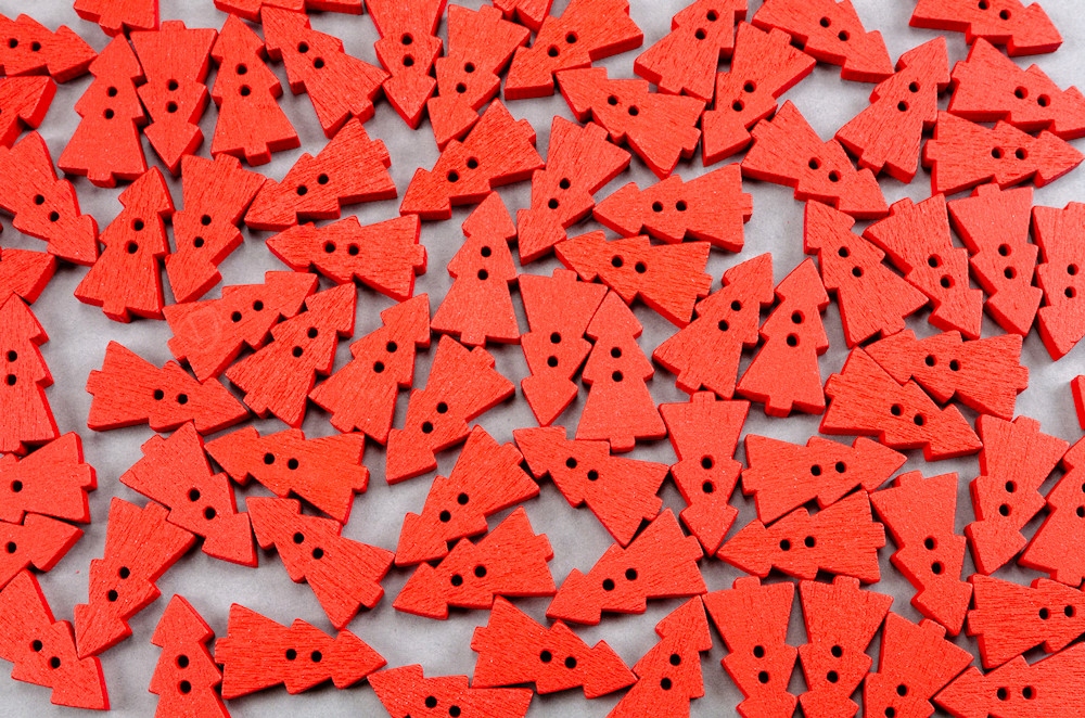 Guzik drewniany CHOINKA czerwony 10szt.