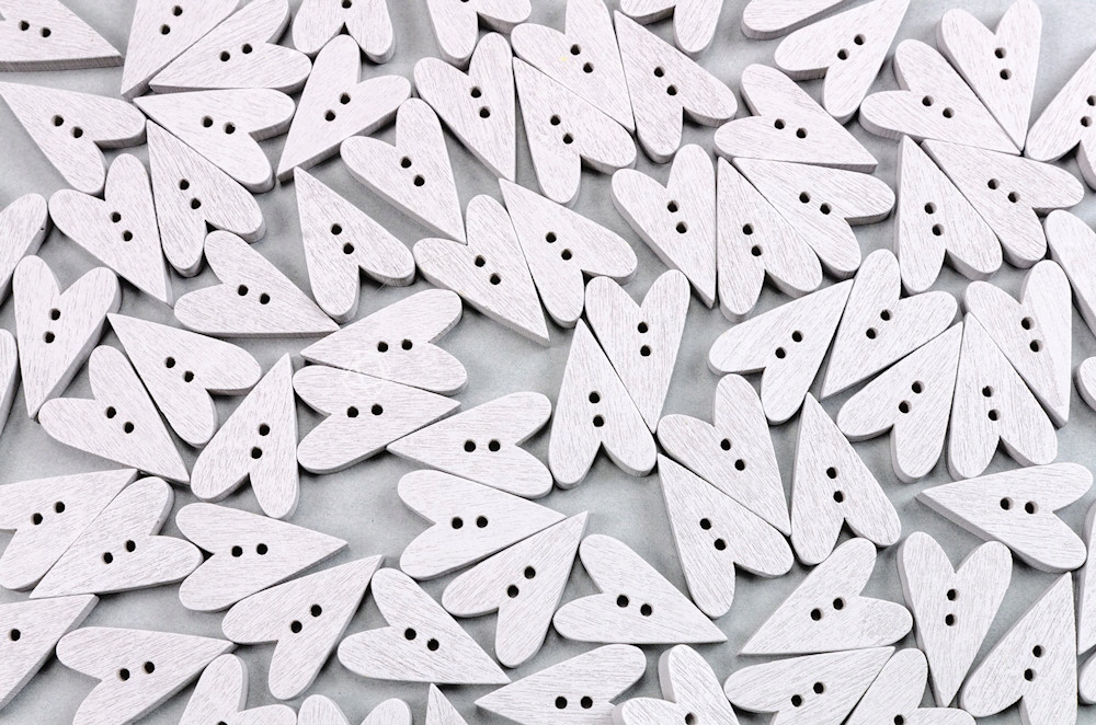 Guzik drewniany SERCE szary 10szt.