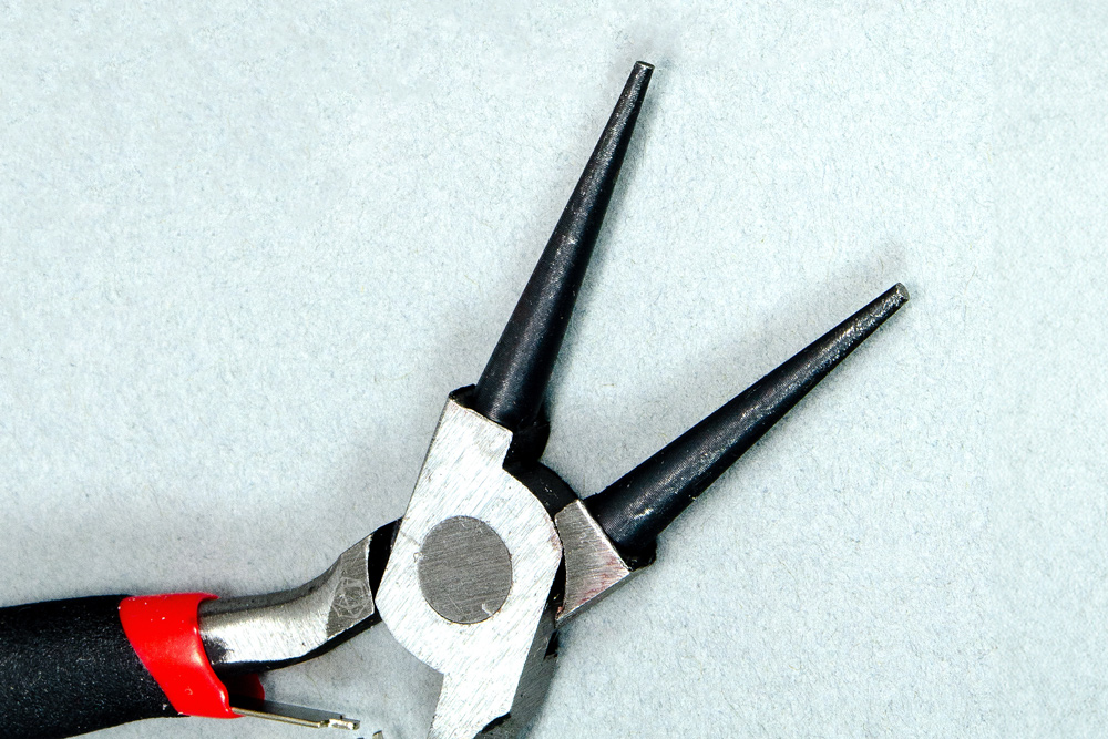 Narzędzia jubilerskie SZCZYPCE okrągłe do biżuterii 125mm 1szt. czarne