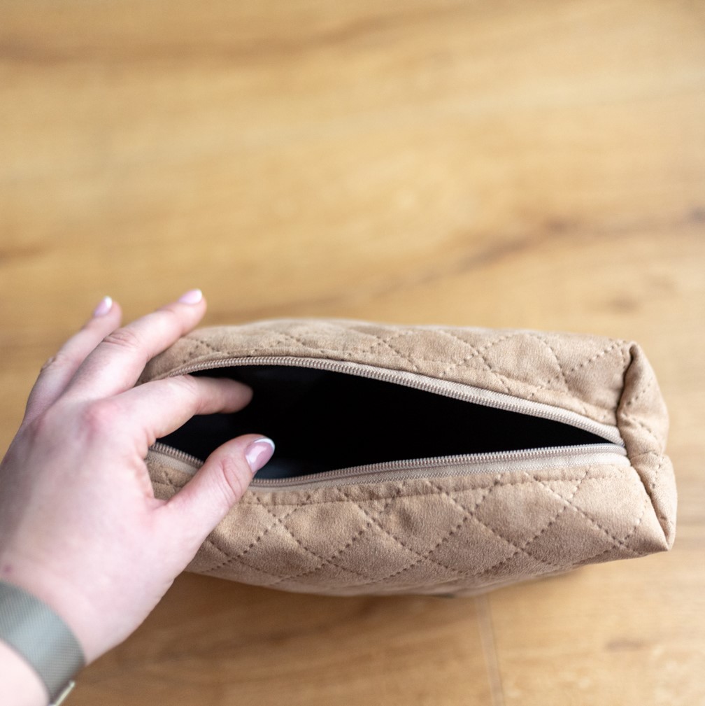 Kosmetyczka do szpitala beżowa dla mam dziecka poród wyprawka