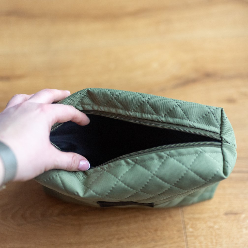 Kosmetyczka do szpitala oliwkowa dla mam dziecka poród wyprawka