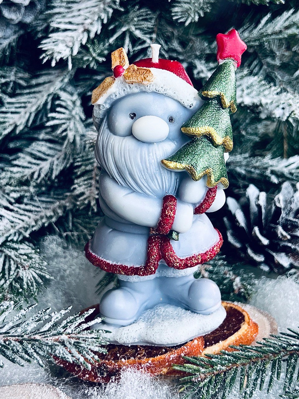 ŚWIECA Z WOSKU PSZCZELEGO ŚWIĘTY MIKOŁAJ Z CHOINKĄ 1 SZT