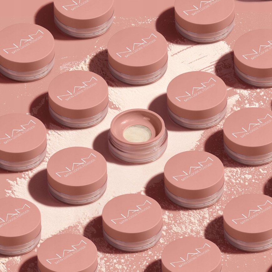 NAM PUDER DO TWARZY SATYNOWE WYKOŃCZENIE Z MIKROALGĄ I GLINKĄ SATIN 8 G