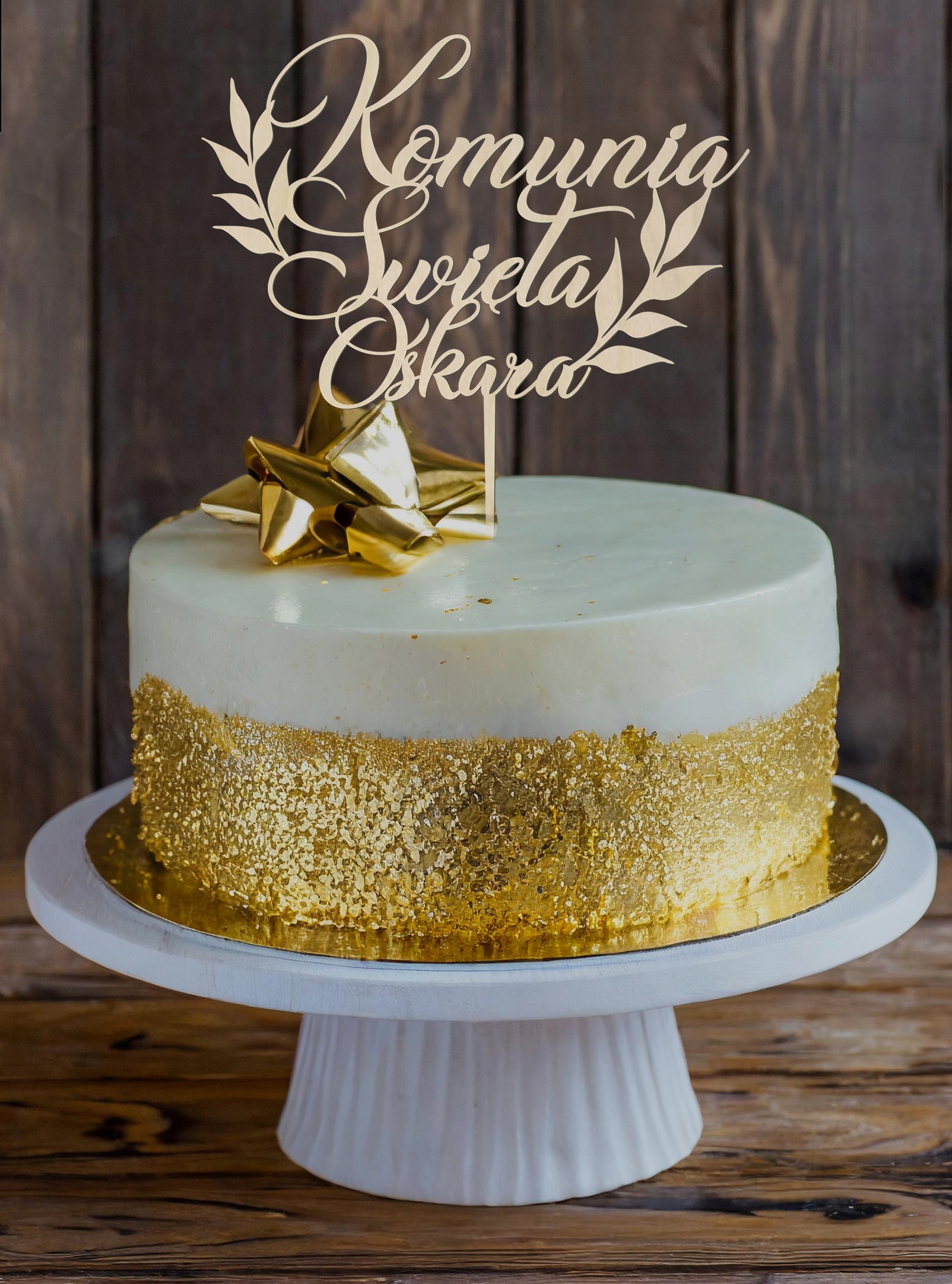 Złoty Tort z topperem "komunia święta" oraz imie dziecka