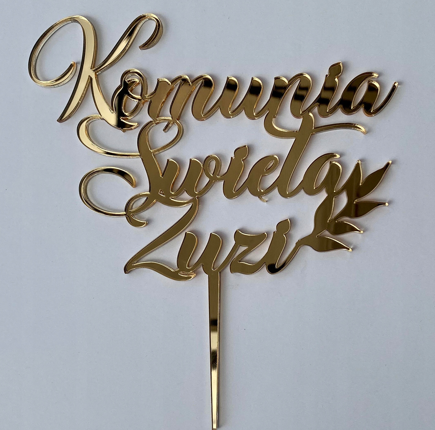 Wizualizacja toppera "komunia święta" oraz imie dziecka