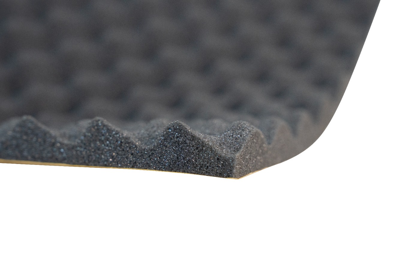 Przekrój pianki NOISECUT SilentFoam z warstwą klejącą