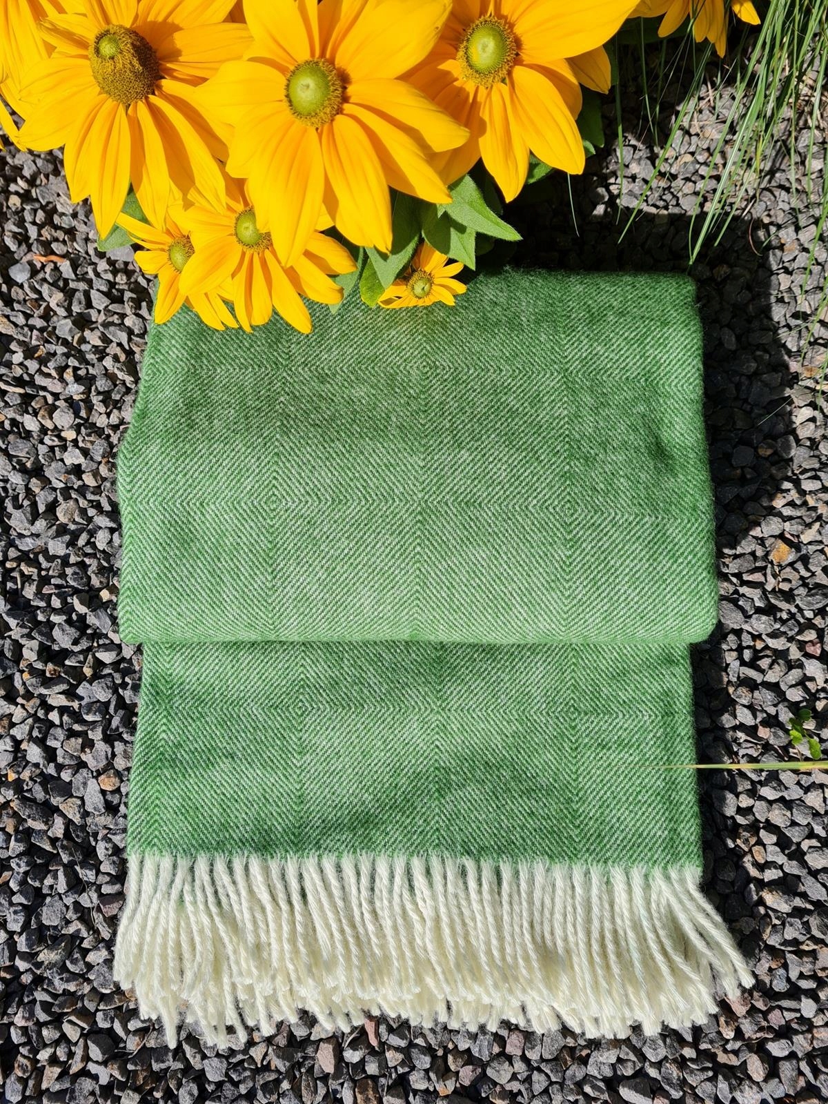 Koc wełniany z frędzlami 150x200 DIAGONAL wełna nowozelandzka zielony