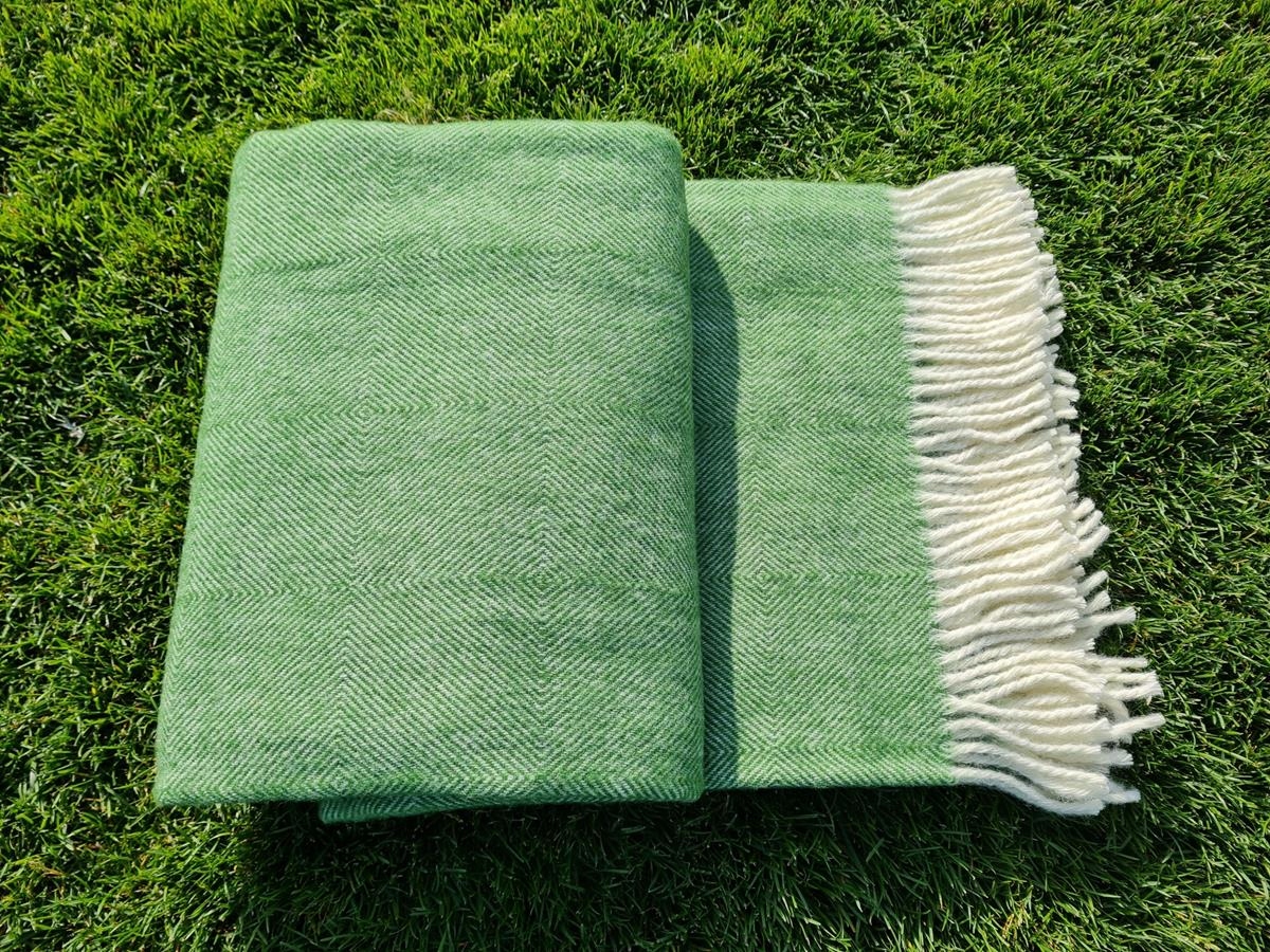 Koc wełniany z frędzlami 150x200 DIAGONAL wełna nowozelandzka zielony