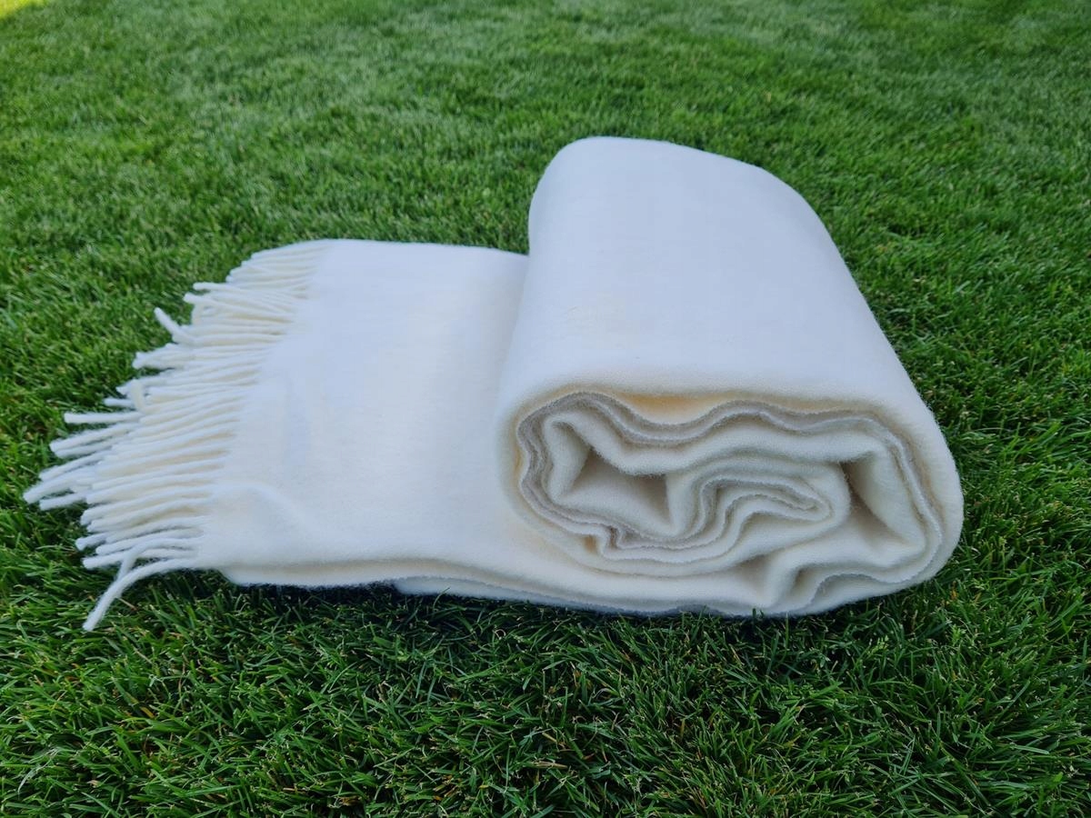 Koc wełniany z frędzlami 150x200 DIAGONAL wełna nowozelandzka ekri