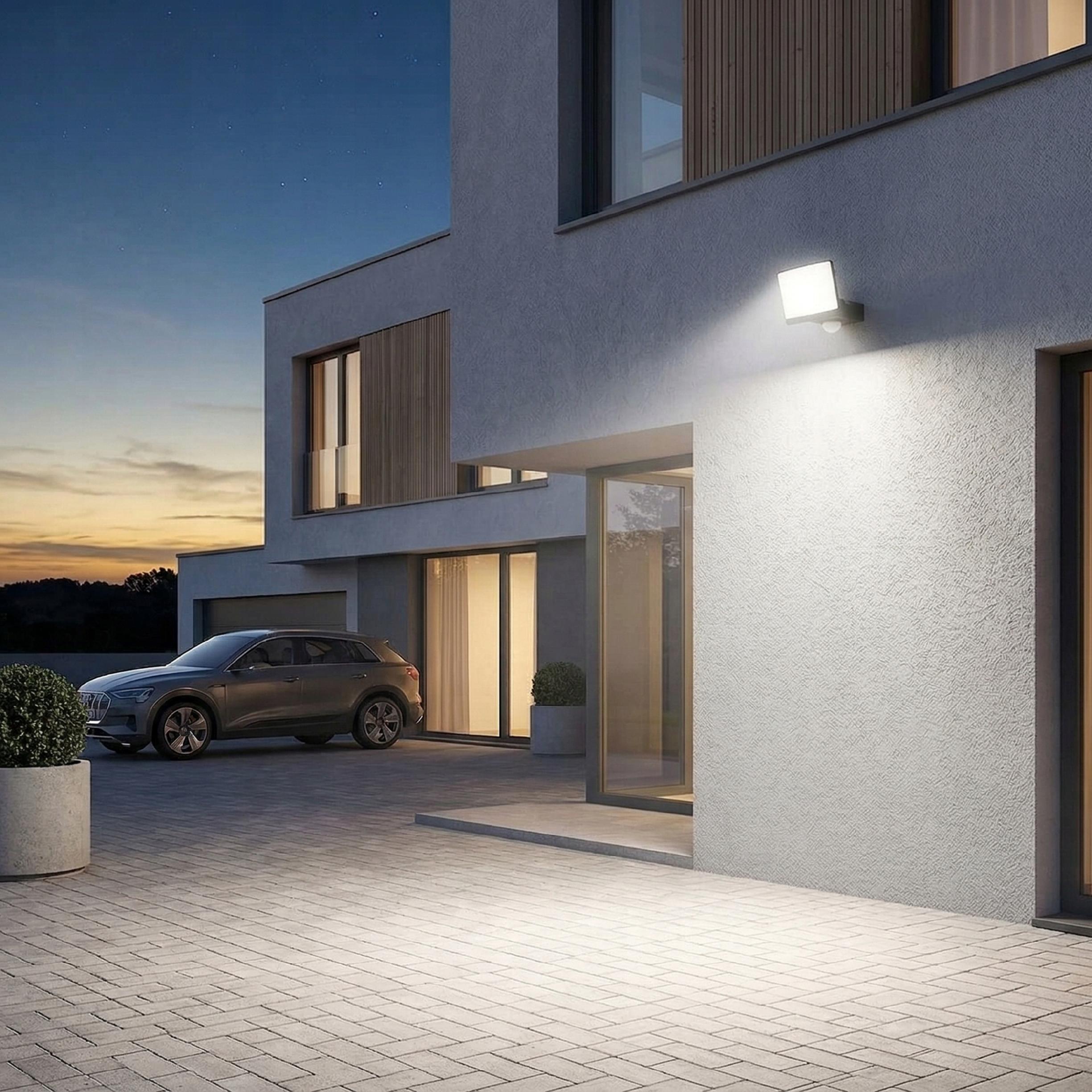 Solidna konstrukcja naświetlacza IP44 Estilo