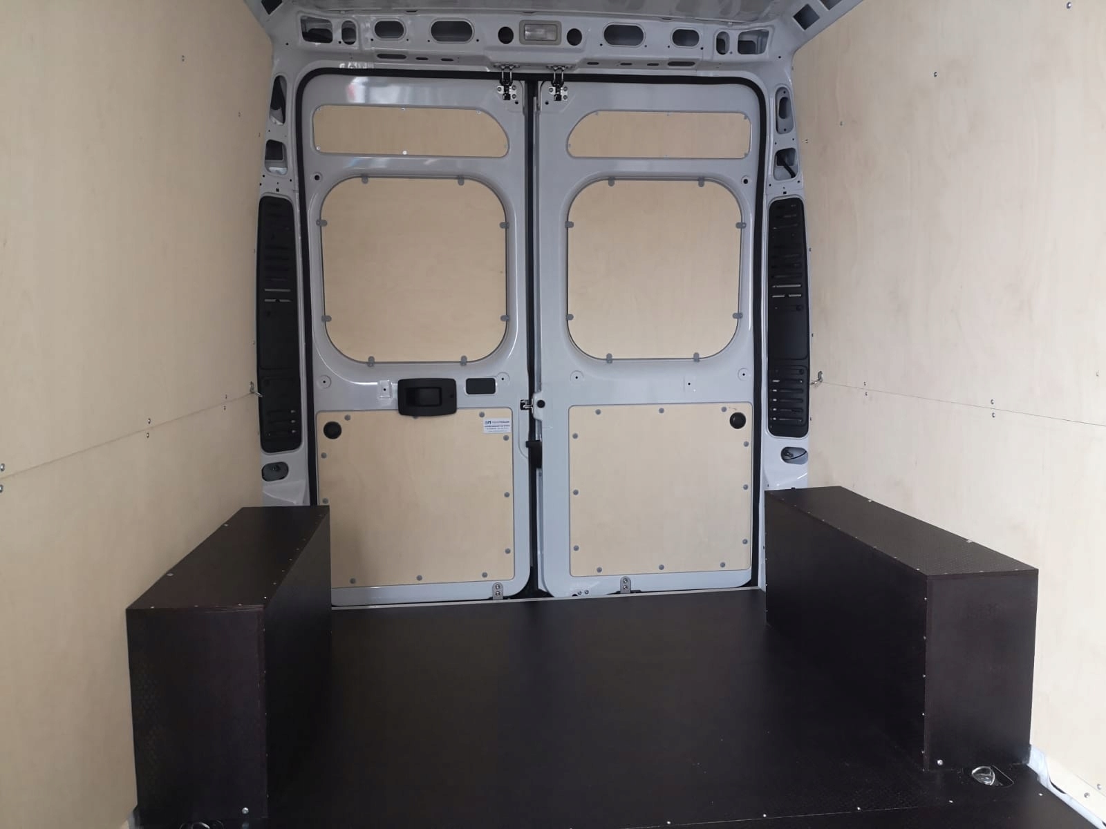 Boki do Citroen Berlingo L2H1 sklejka surowa -1