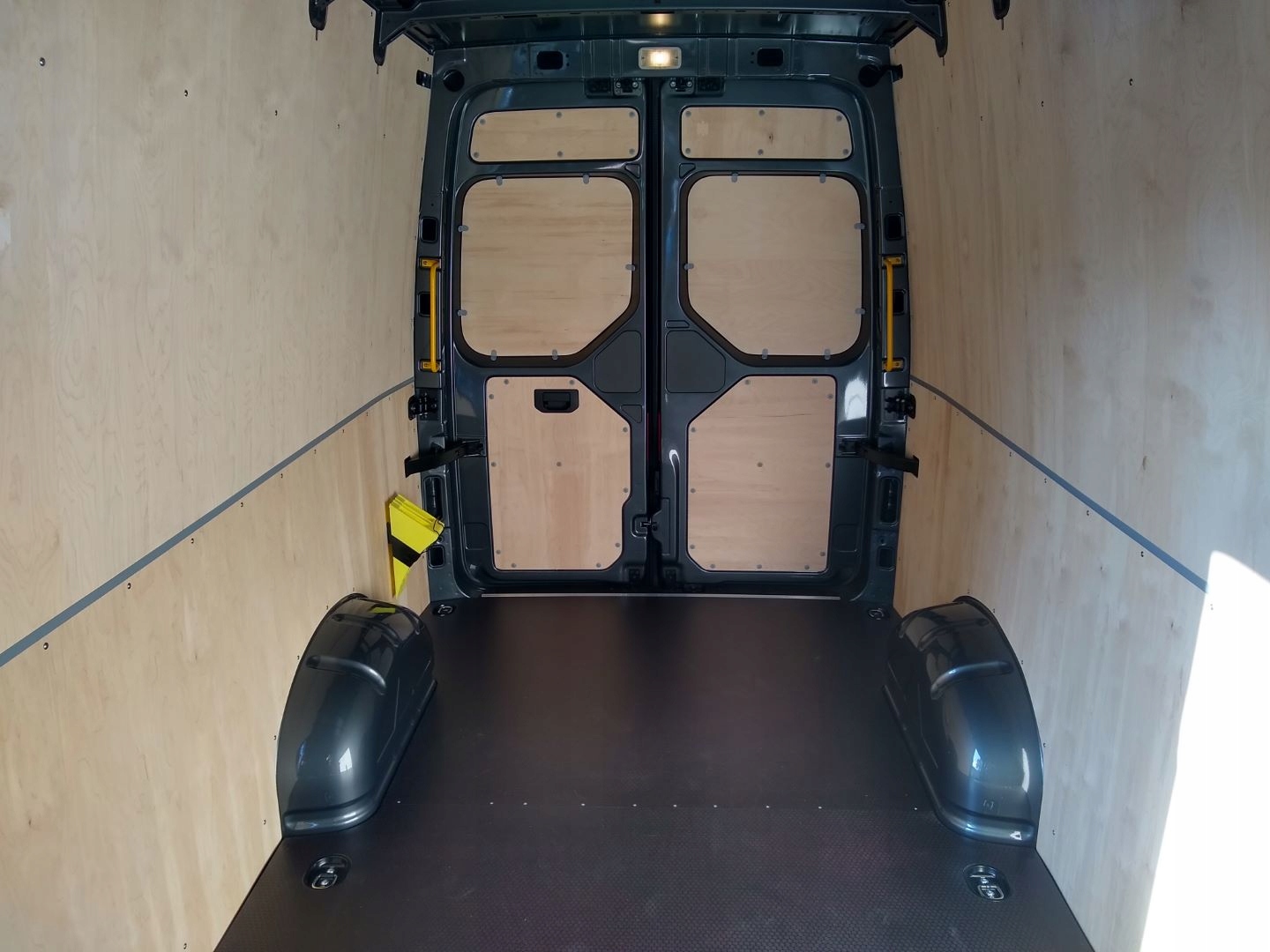 Boki do Toyota Proace Max L2H1 sklejka surowa -2