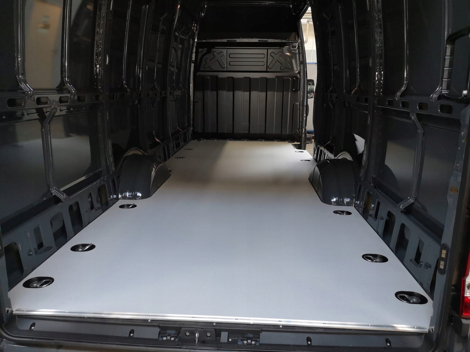 Podłoga do Toyota Proace City L2 szara 9mm-1