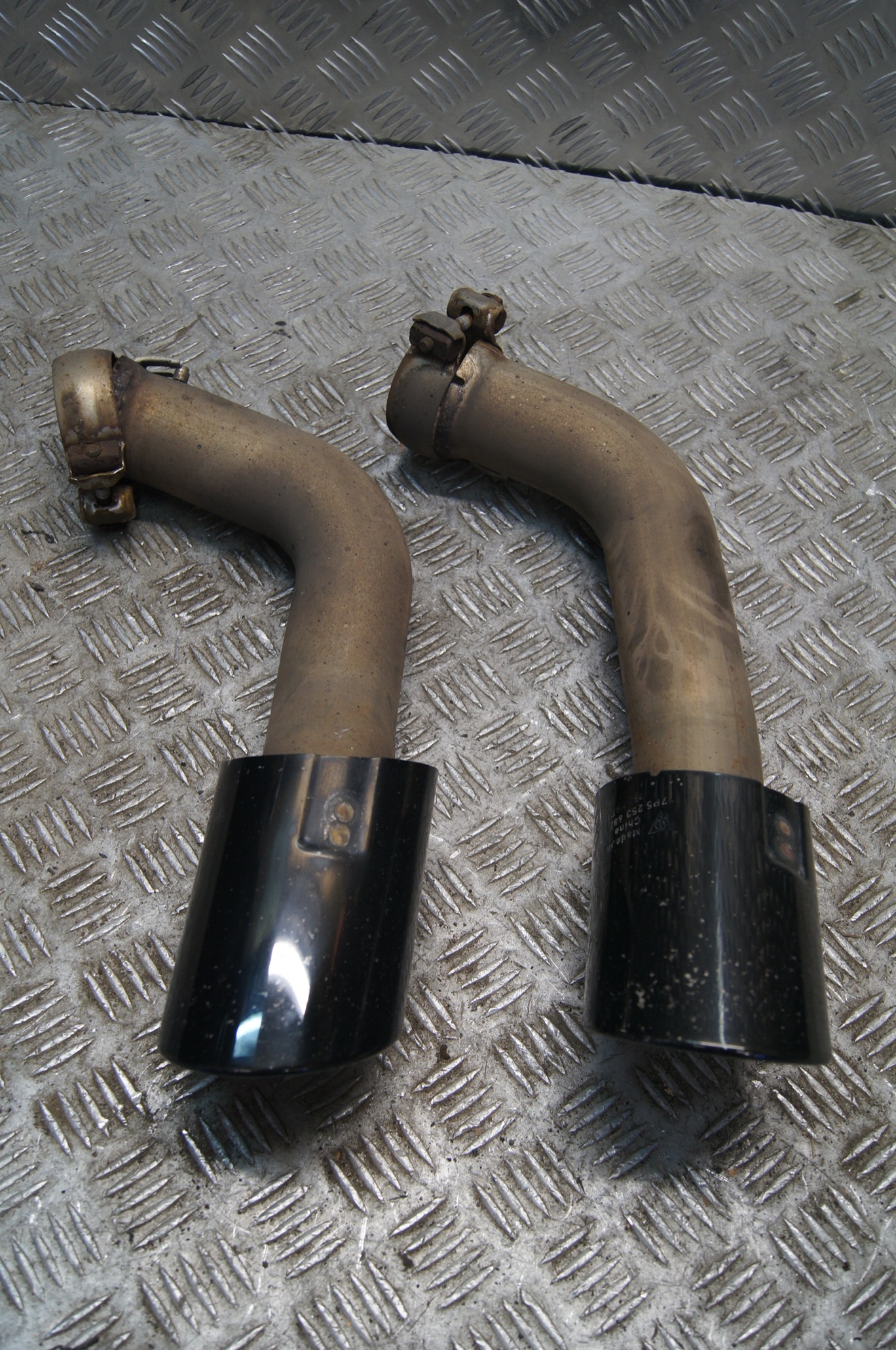 PORSCHE CAYENNE 7P5 4.2 LIFT 2014-2017 TAILPIPE COVER 7P5253682AS 7P5253682AR OE