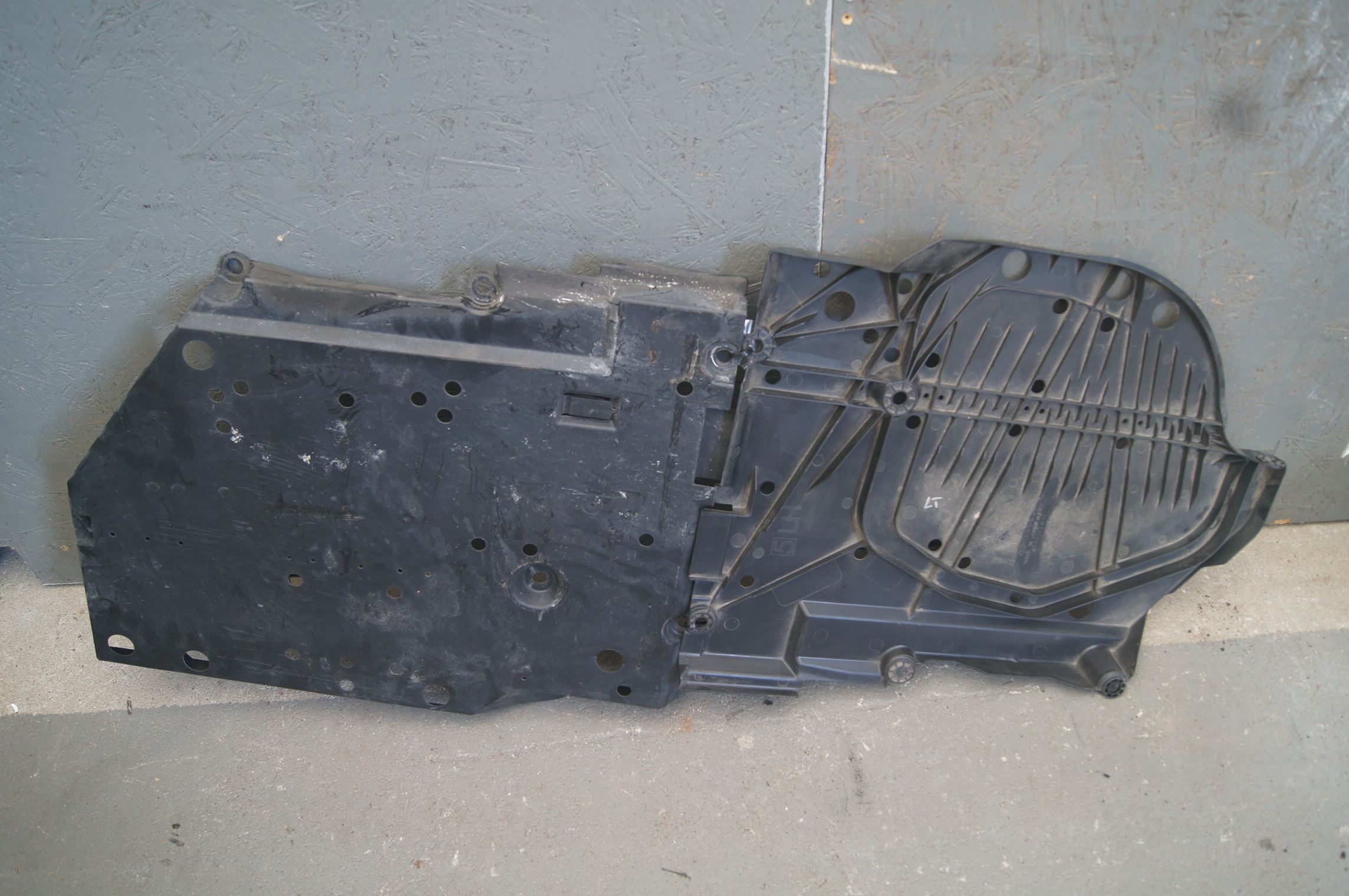 SUBARU XV CROSSTREK II 2018- Rear underbody cover 42045FL000, 42045FL000 OE