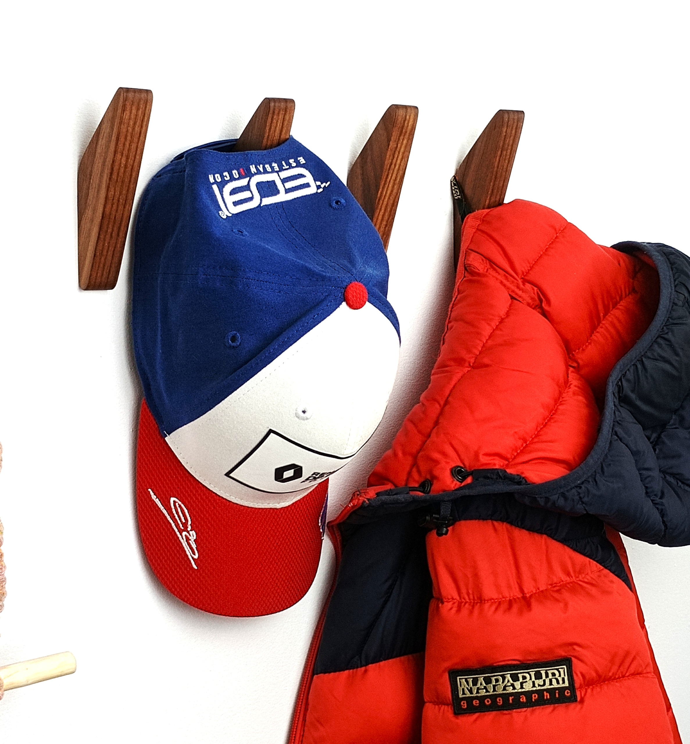 Wieszak Na Ubrania Drewniany Pojedynczy Ścienny Na Korytarz Brązowy Orzech