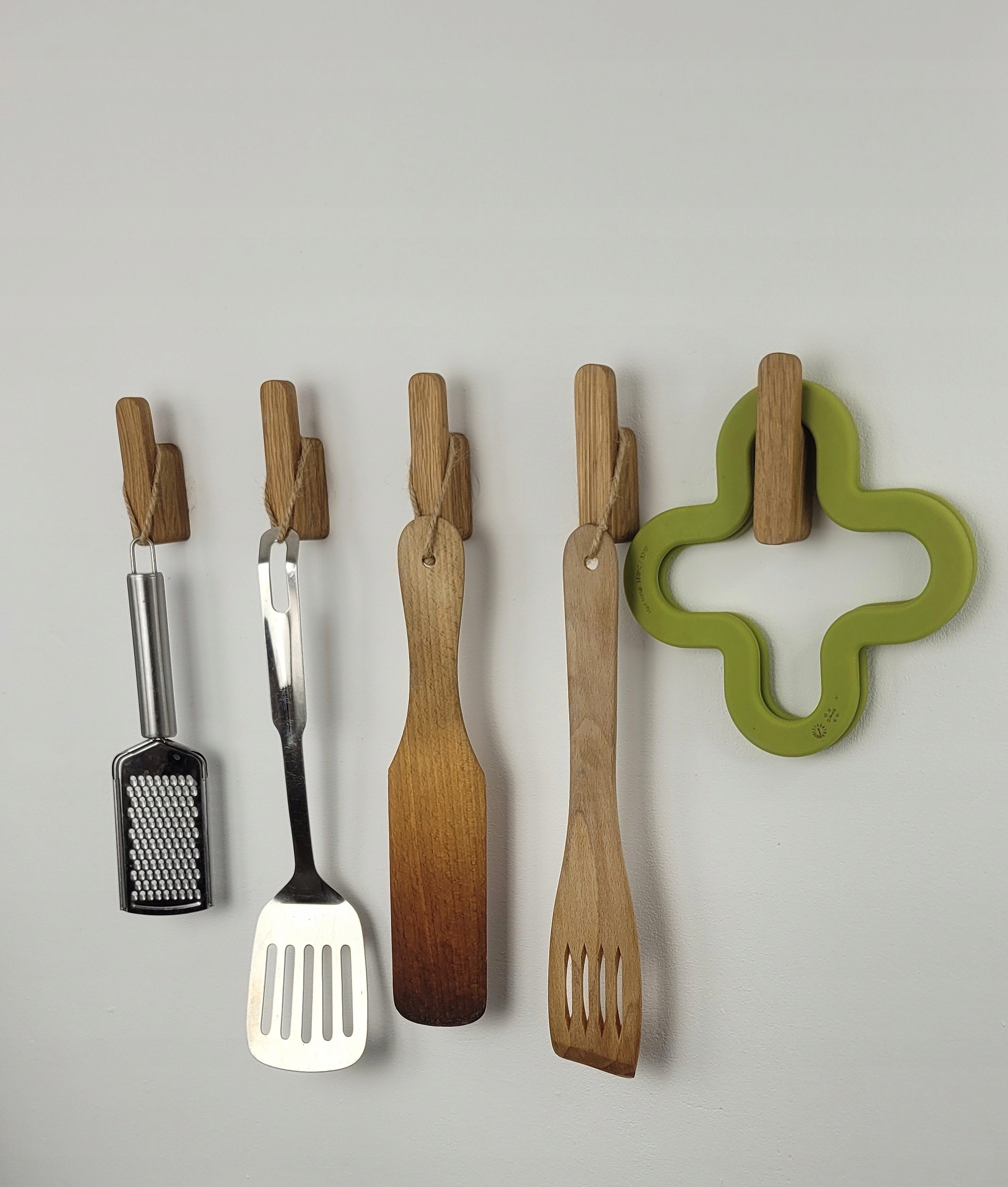 Drewniany Wieszak na Ubrania Ścienny Dębowy Haczyk Łazienkowy Przedpokoju